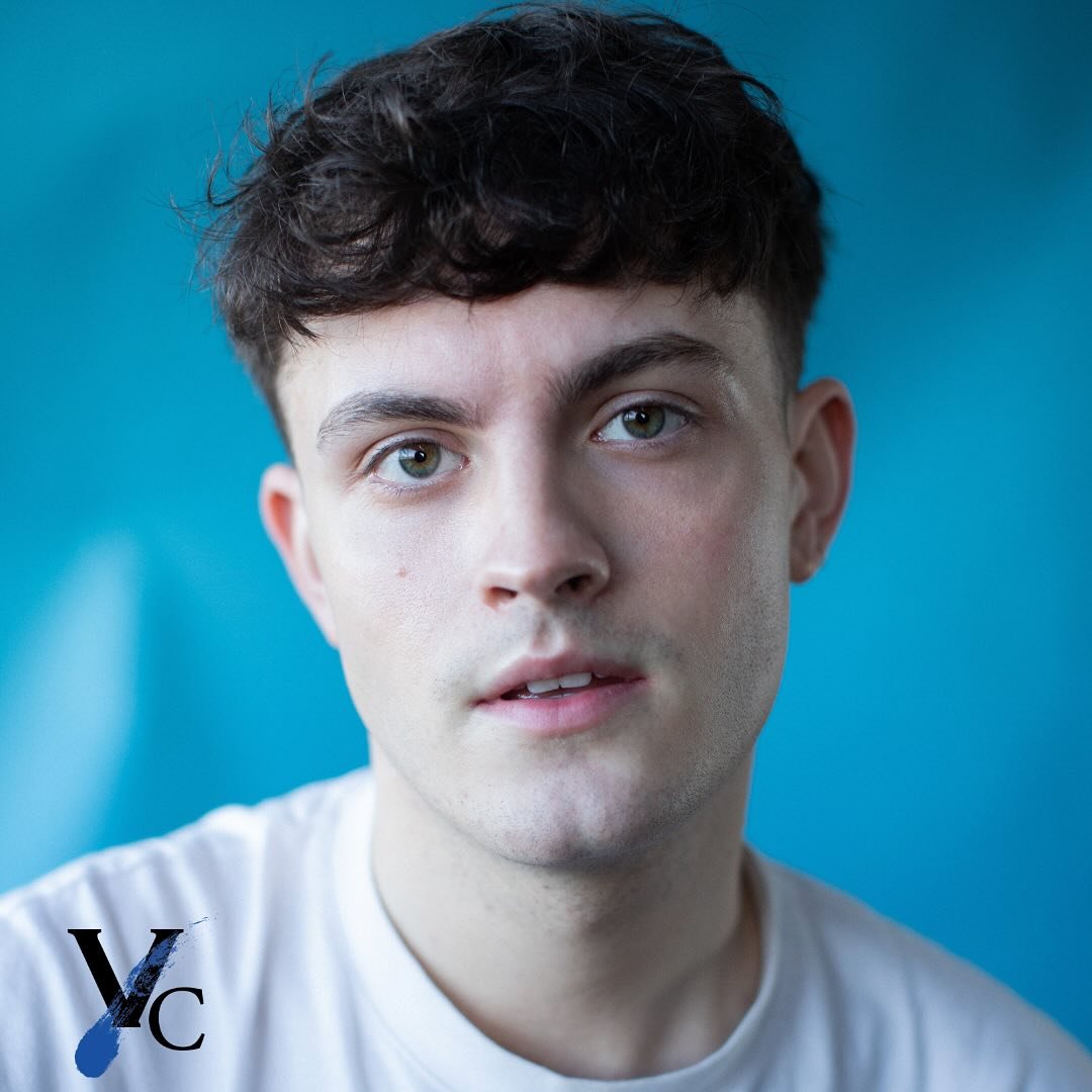 📣Saturday Spotlight on our brilliant Rhys Hopkins (@rhys.hopk) 📣 Headshots by @patch_studio__
Rhys Hopkins is a Northern Irish actor-singer currently completing his final year on the BA (Hons) American Theatre Arts course at Rose Bruford College