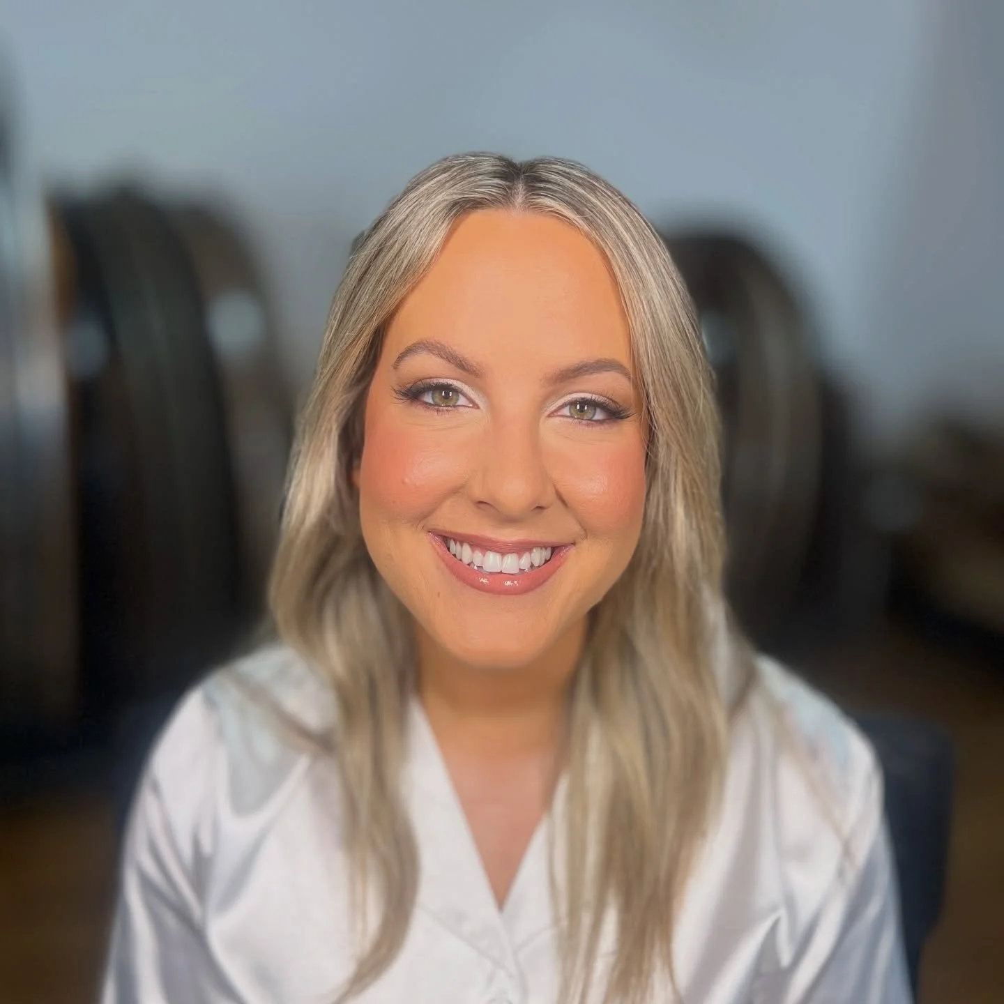 🤍 Amanda 🤍
13-Dec-2025 

Artist: Kelsi
Venue: @theloftdsm 

#iowamakeupartist #desmoinesmakeupartist #weddingmakeup #bridalmakeup #ivoryandstoneartistry