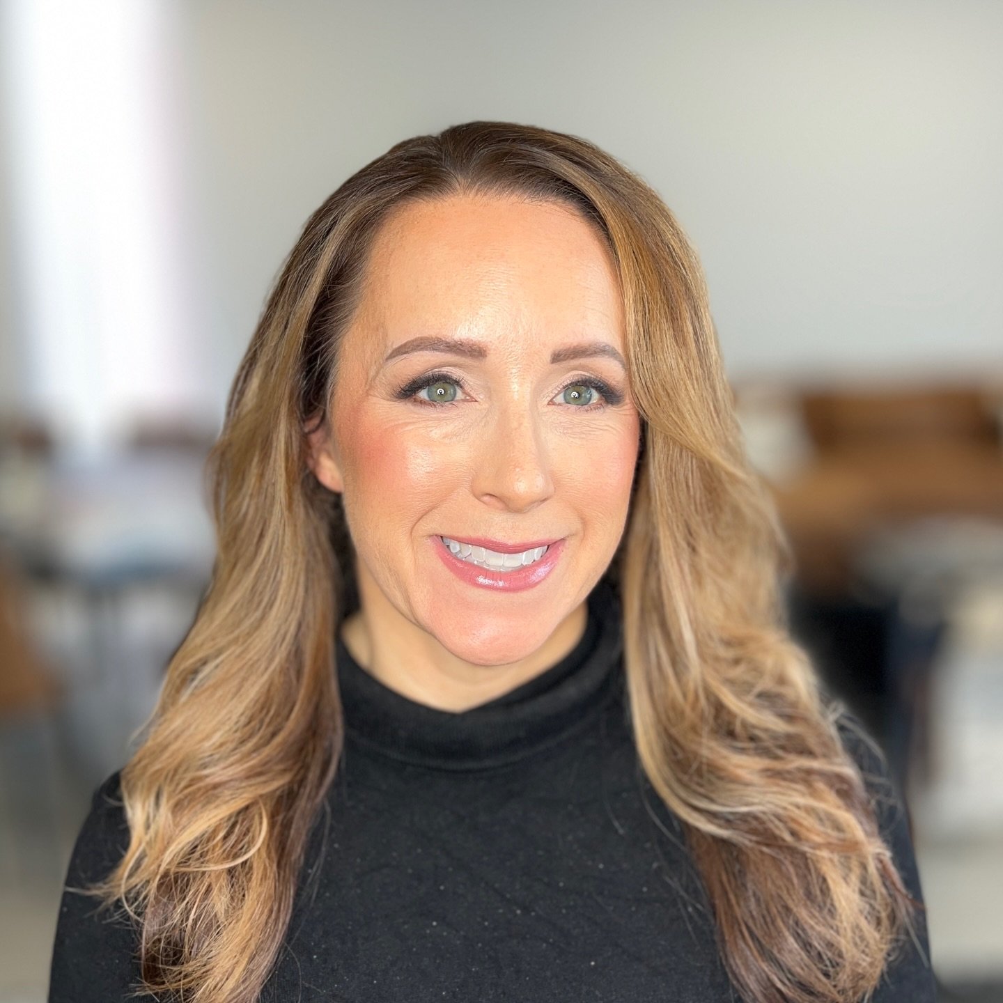 Gorgeous Kristen in soft glam for her photoshoot! 

Artist: Kelsi 

#iowamakeupartist #desmoinesmakeupartist #softglam #naturalbeauty #ivoryandstoneartistry