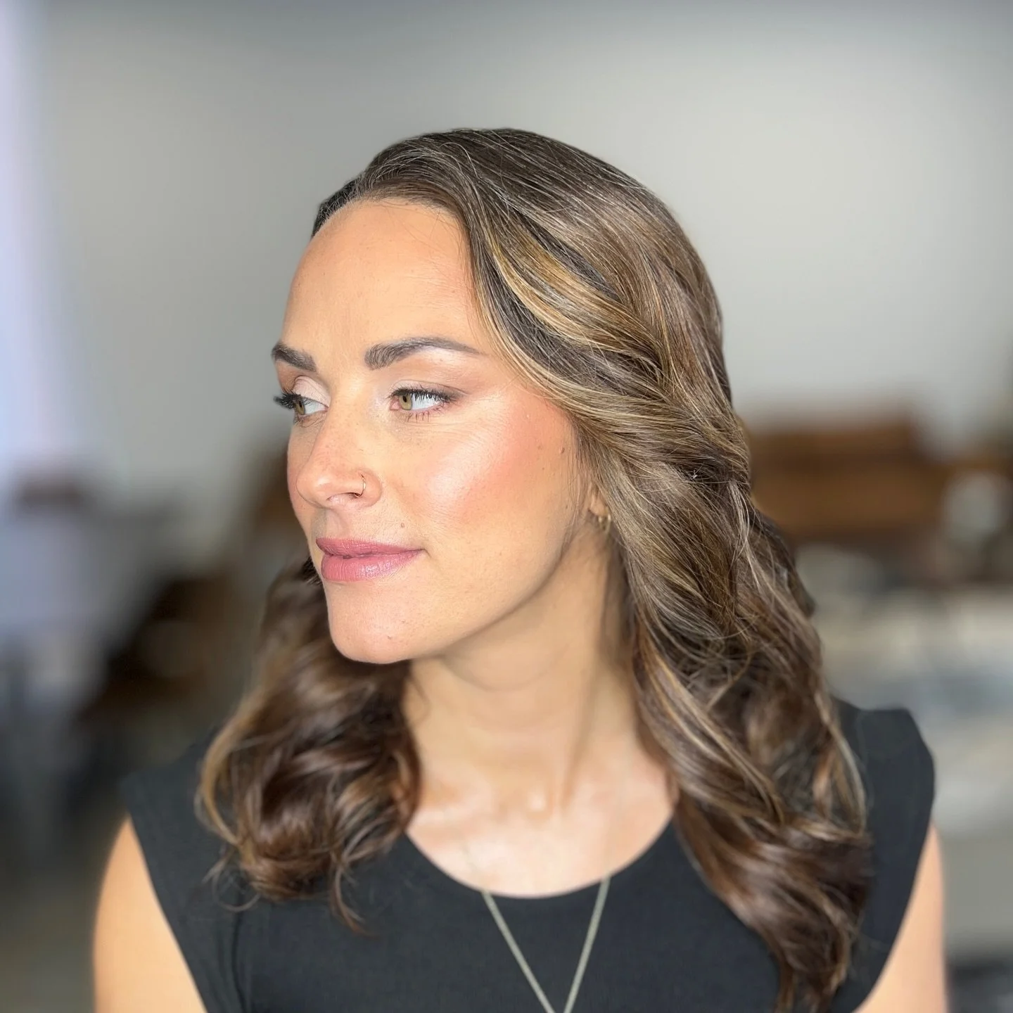 Lovely Elaine in soft glam for her photoshoot! 

Artist: Kelsi 

#iowamakeupartist #desmoinesmakeupartist #makeupartist #ivoryandstoneartistry #softglam