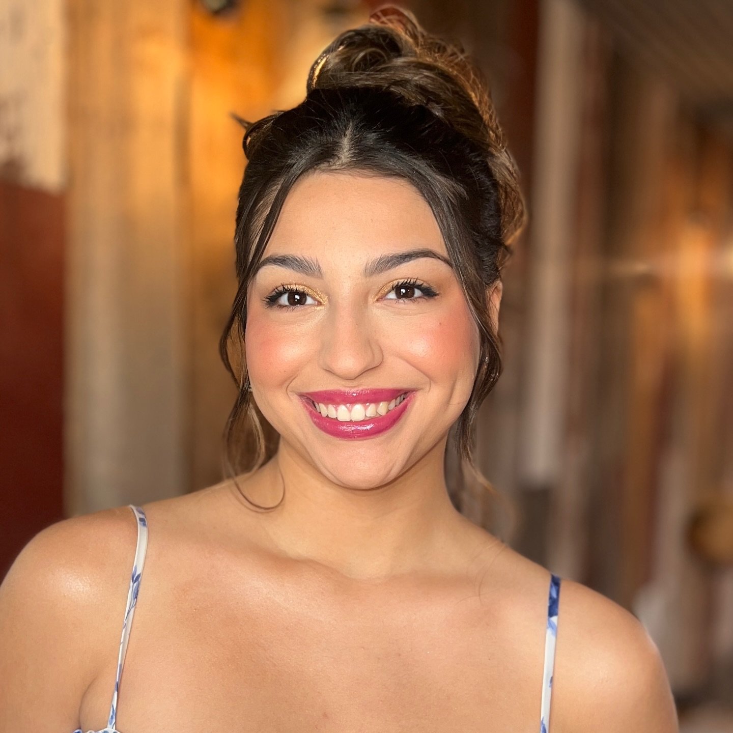 Gorgeous model Eliana ✨

Artist: Kelsi 
Hair: @hair.by.monicaclaire 

#iowamakeupartist #desmoinesmakeupartist #iowabride #weddingmakeup #ivoryandstoneartistry