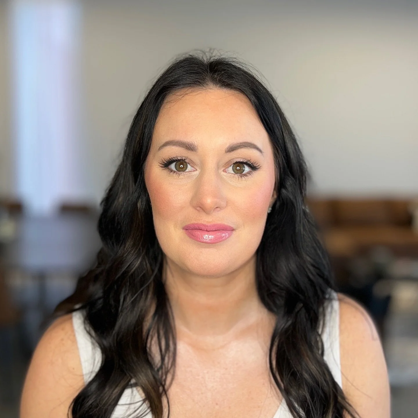 These beautiful sisters came in for glam for family photos and we had the best time! ✨

Artist: Kelsi 

#iowamakeupartist #desmoinesmakeupartist #ivoryandstoneartistry #softglam #naturalmakeup