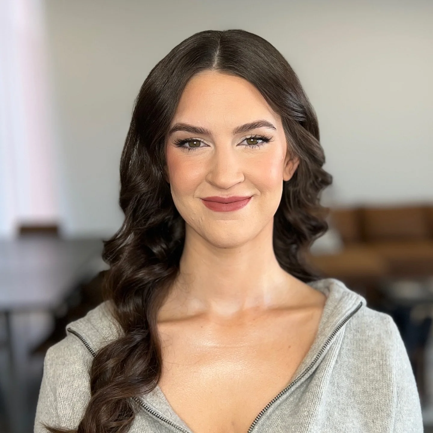 🤍 Hope 🤍

28-Feb-2026
Artist: Kelsi 

#iowamakeupartist #desmoinesmakeupartist #ivoryandstoneartistry #bridalmakeup #iowabride