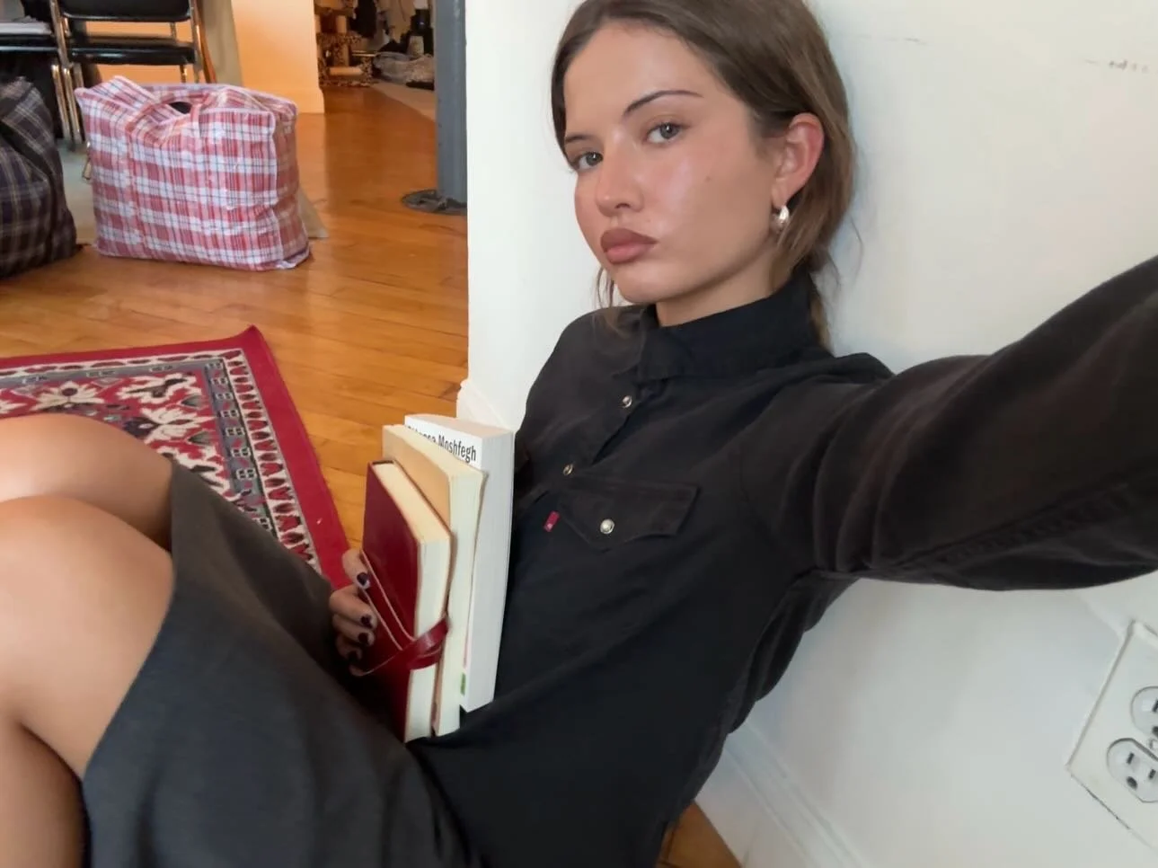 hi guys, im formally inviting you to read with meeeee &lt;3 I&rsquo;ve always loved reading and sharing my thoughts with you guys, so this book club/community has been long overdue. As I&rsquo;ve gotten older, I&rsquo;ve definitely had to make more o