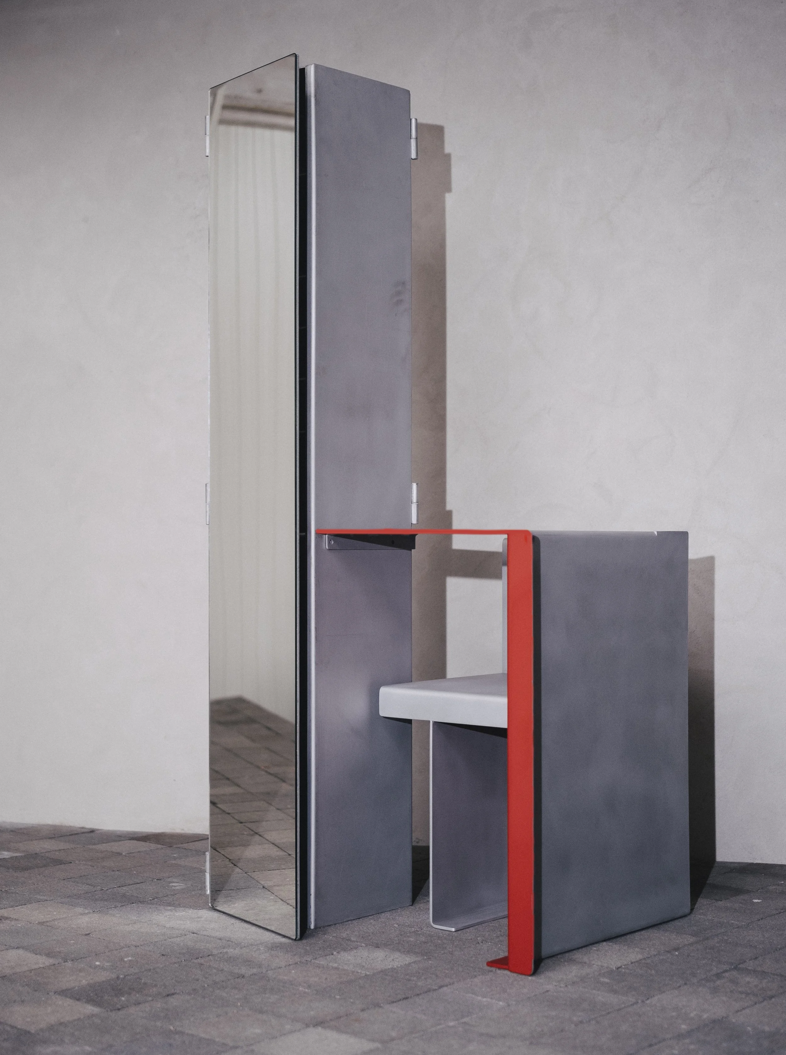 Véronique MANHATTAN CONSOLE 02.jpg