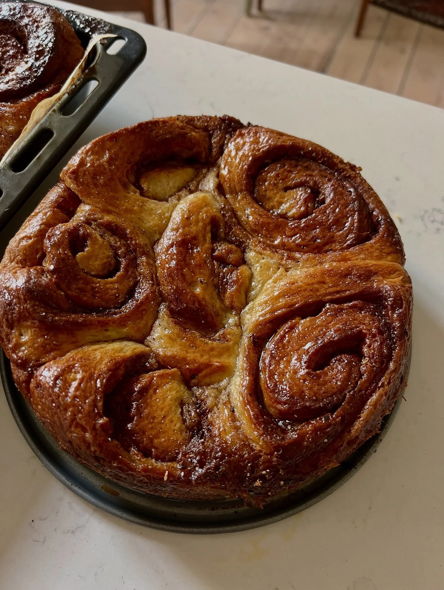 Missade kanelbullens dag s&aring; vill h&auml;rmed inf&ouml;ra sichuanpepparbullens dag 💥 vad tror ni om 8 oktober?

Bullar med kanel, kardemumma och sichuanpepparfyllning! H&auml;rlig glaze med f&auml;rskost och citron 😍🍋 galet galet goda! Sichua