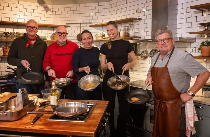 Jag har f&aring;tt &auml;ran att testa loss f&ouml;r Aftonbladet Plus med stora kockidoler! Nu finns test ute f&ouml;r stekpannor och knivar 😍🍳🔪

S&aring; tips tips att prenumerera p&aring; Aftonbladet Plus om du har julklappspanik 🫶

Foto: @bjor