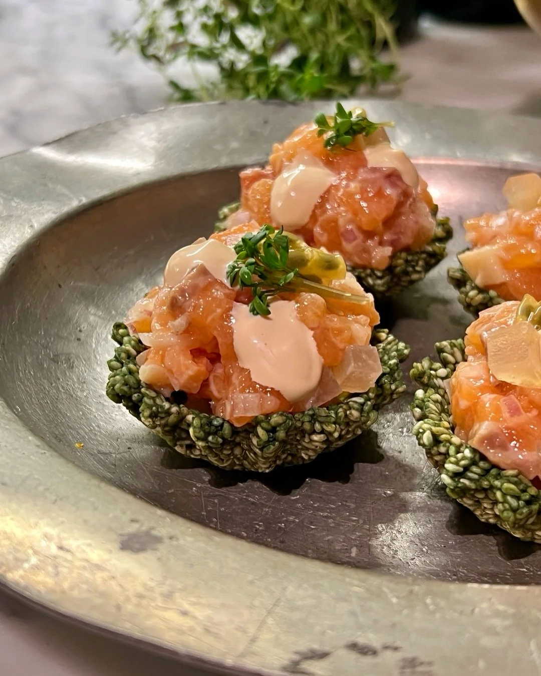 Sesam &bull; Spirulina &bull; Lax &bull; Ingef&auml;ra &bull; Soja &bull; Passionsfrukt 🫴