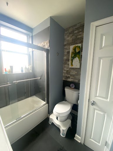 bathroom2.jpg