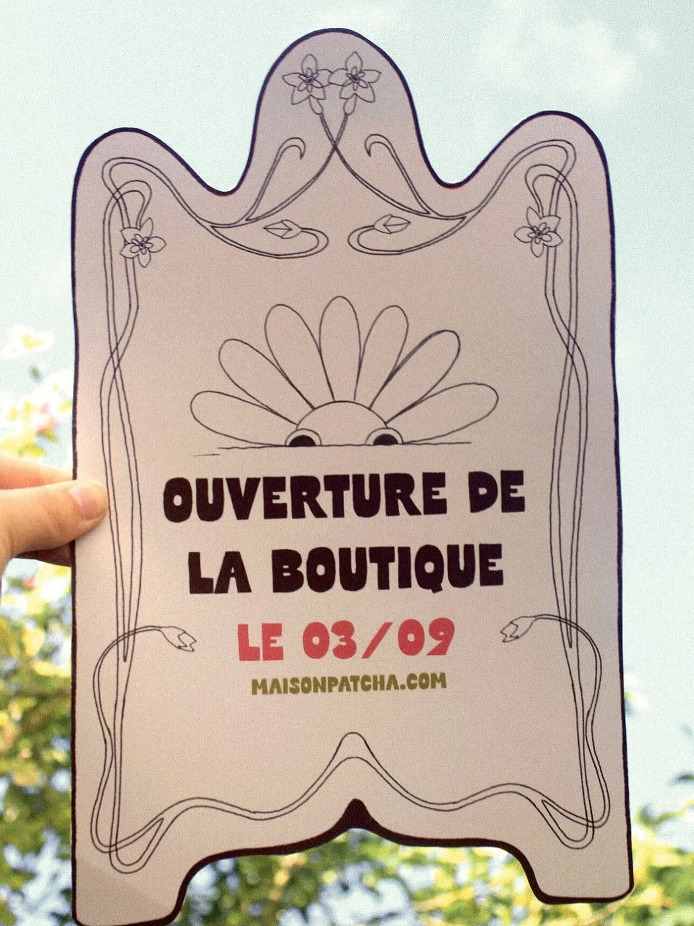 Plus que 4 jours avant l&rsquo;ouverture de ma boutique !! Apr&egrave;s tout ce temps pass&eacute; &agrave; construire ce projet, j&rsquo;ai trop h&acirc;te de pouvoir enfin le partager 🌞J&rsquo;ai r&eacute;ussi &agrave; en faire un espace qui me re