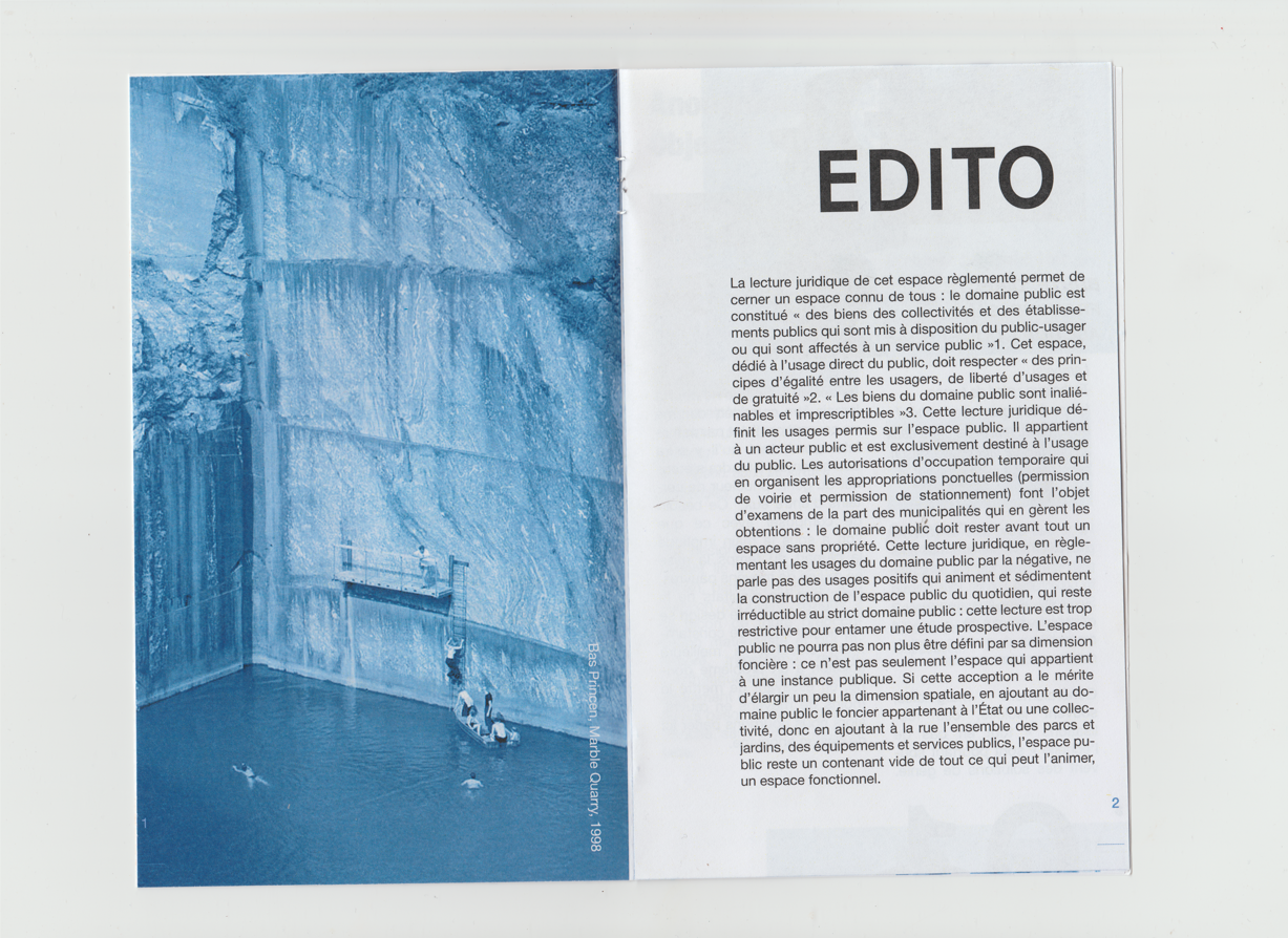 Page d'un livret avec une photo en bleu d'une falaise et d'une piscine, et un texte en français sur la lecture juridique de l'espace public. La page de droite comporte le titre "EDITO".
