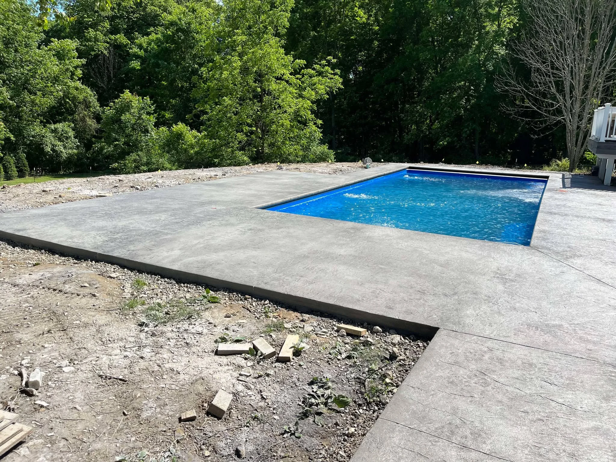 stamped-concrete-walkway-pool-deck.jpg