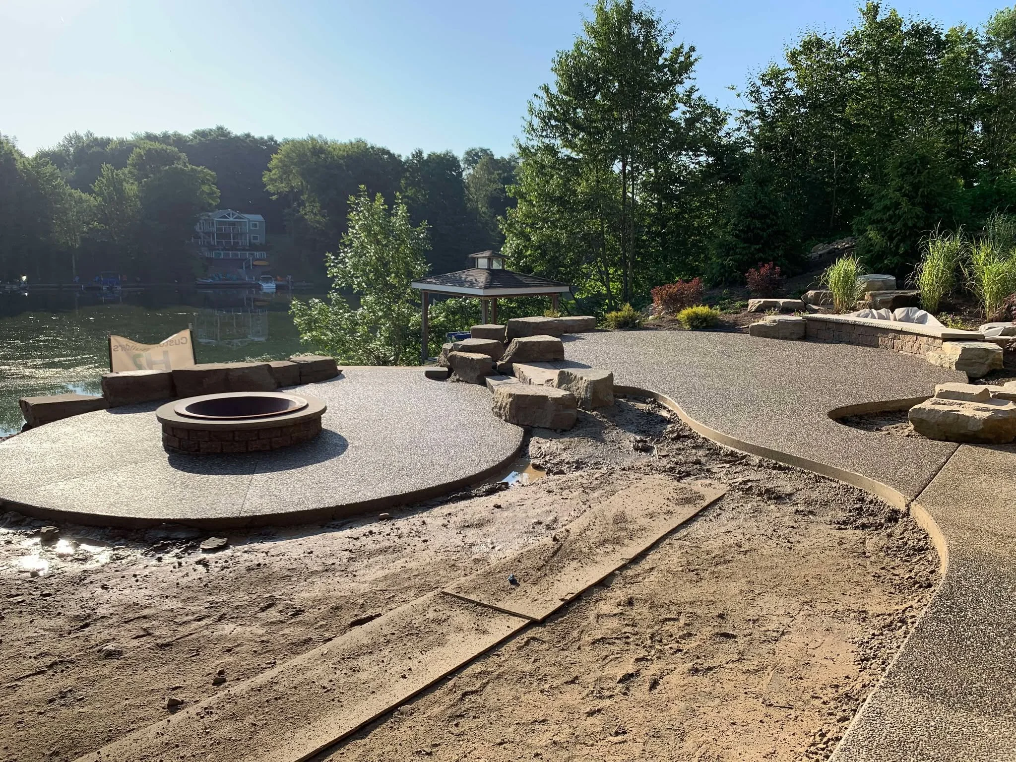 exposed-aggregate-concrete-walkway-patio-fire-pit.jpg