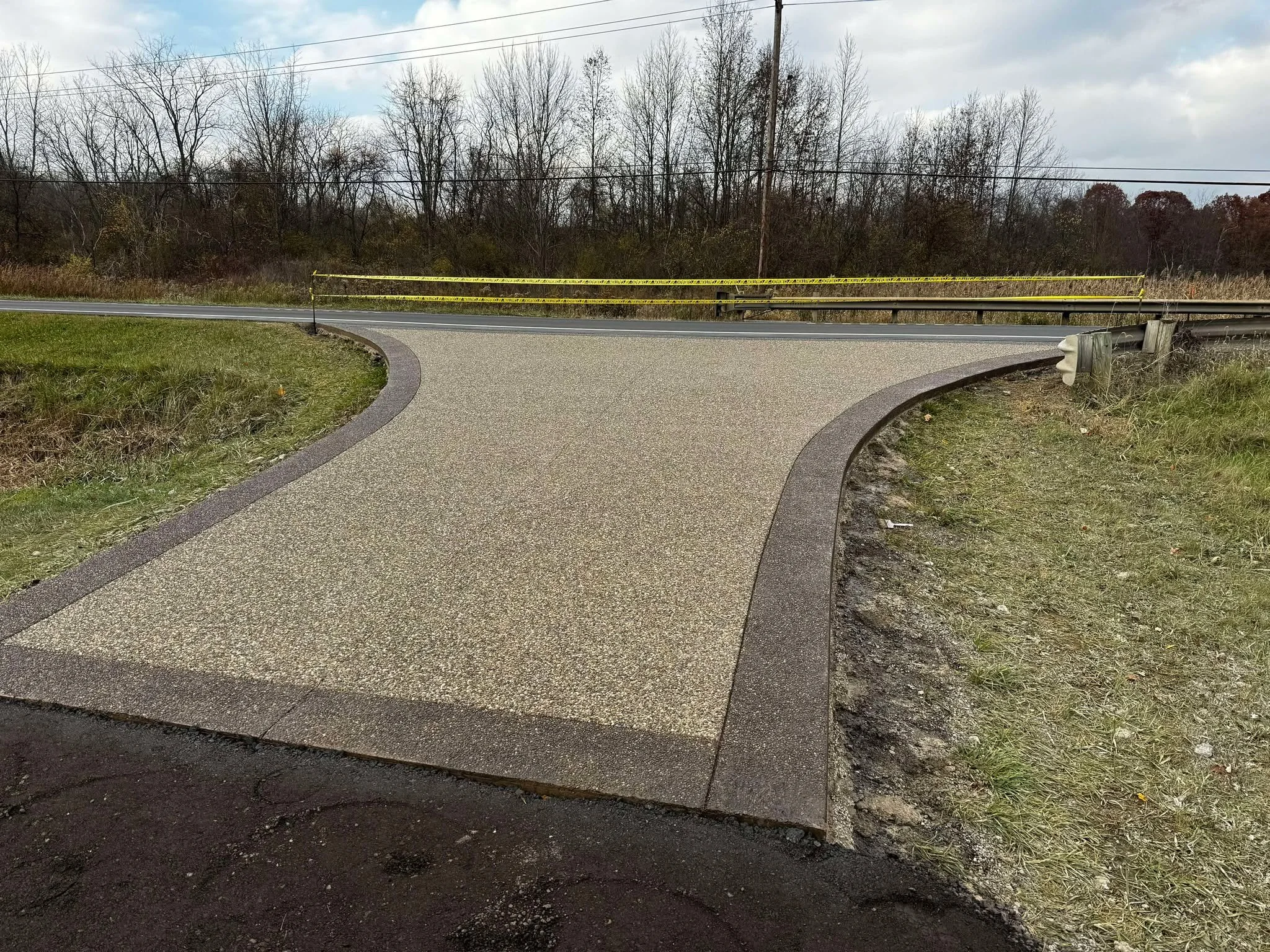 concrete-driveway-apron-exposed-aggregate.jpg