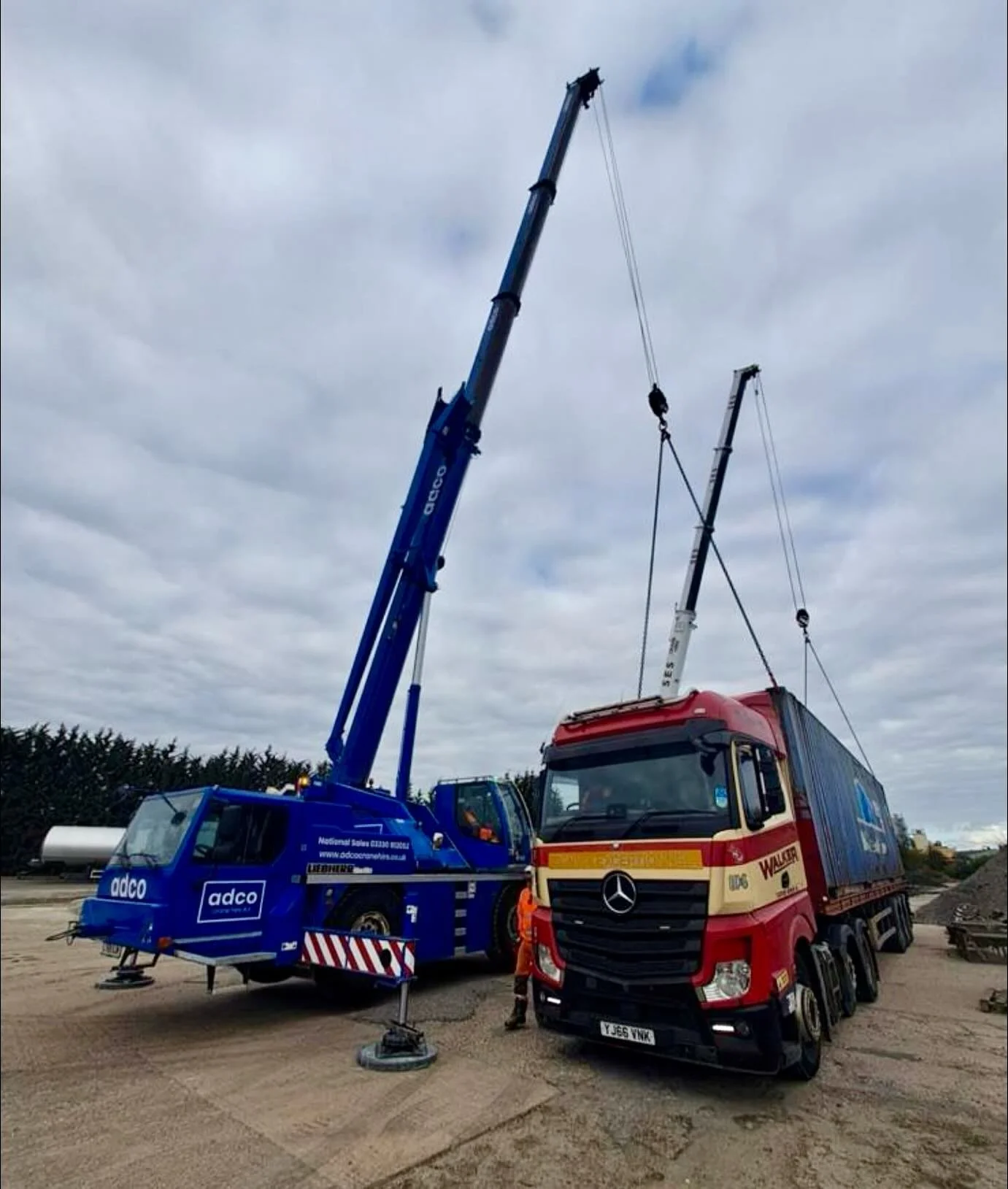 A strong start to the week for the Adco Crane Hire team.

Our experienced operators and modern fleet continue to deliver safe, efficient, and precise lifting solutions across the UK. Each project is handled with the highest level of professionalism a