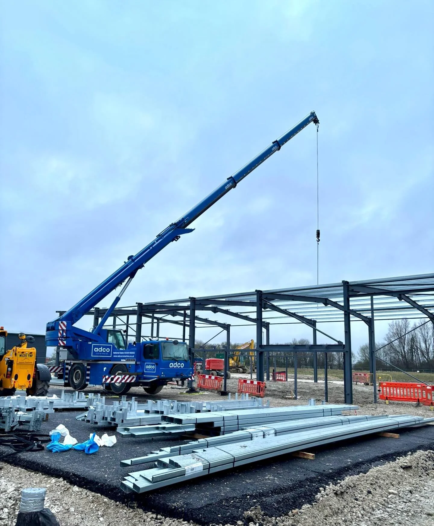 Another solid week on site for the Adco team 💪🏗️
Steel going up, project moving forward, and another job delivered safely and efficiently by our experienced operators. We take pride in supporting builds from the ground up and keeping sites running 