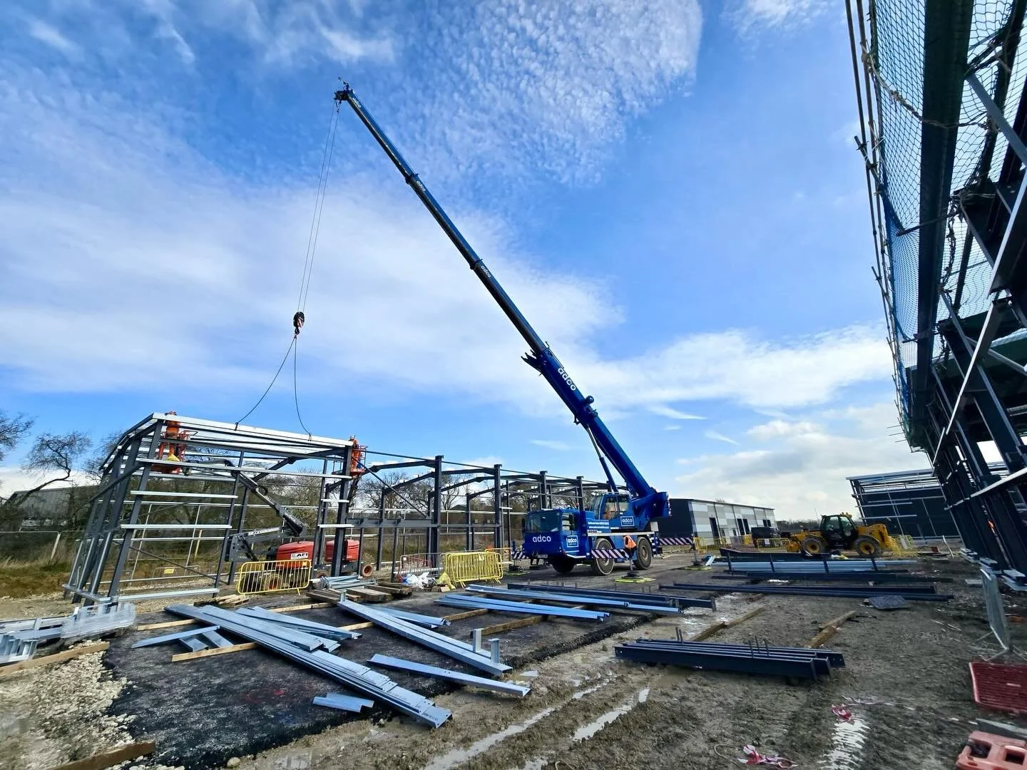 Spring is on the horizon and the sky&rsquo;s shining bright 🌤️

A fresh clear day, another steel frame rising with Adco Crane Hire lifting your projects into the new season. 💙🏗️

#AdcoCraneHire #Spring #SkyHighLifting #CraneHireUK #CraneLifting