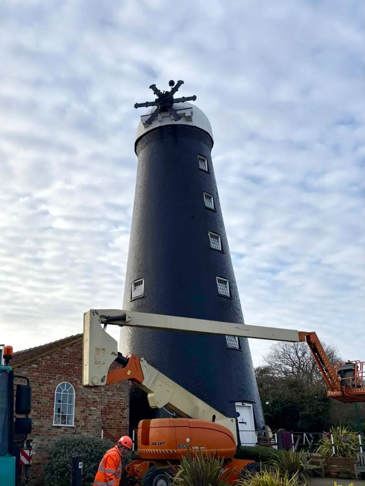 A successful skilled lift completed on this local windmill, fully managed by our team with a detailed lift plan prepared by our AP. It&rsquo;s great to be involved in a project right on our doorstep, helping restore a piece of local heritage.

The hi