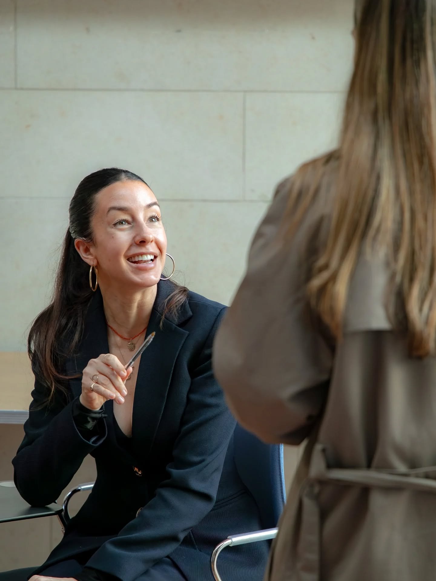 I had a blast capturing moments from @timikkel's visit with @oxfordwritershouse at Exeter College! 

From her incredible storytelling journey on House of the Dragon to the launch of her debut novel The Archivist, Ti brought so much energy and insight