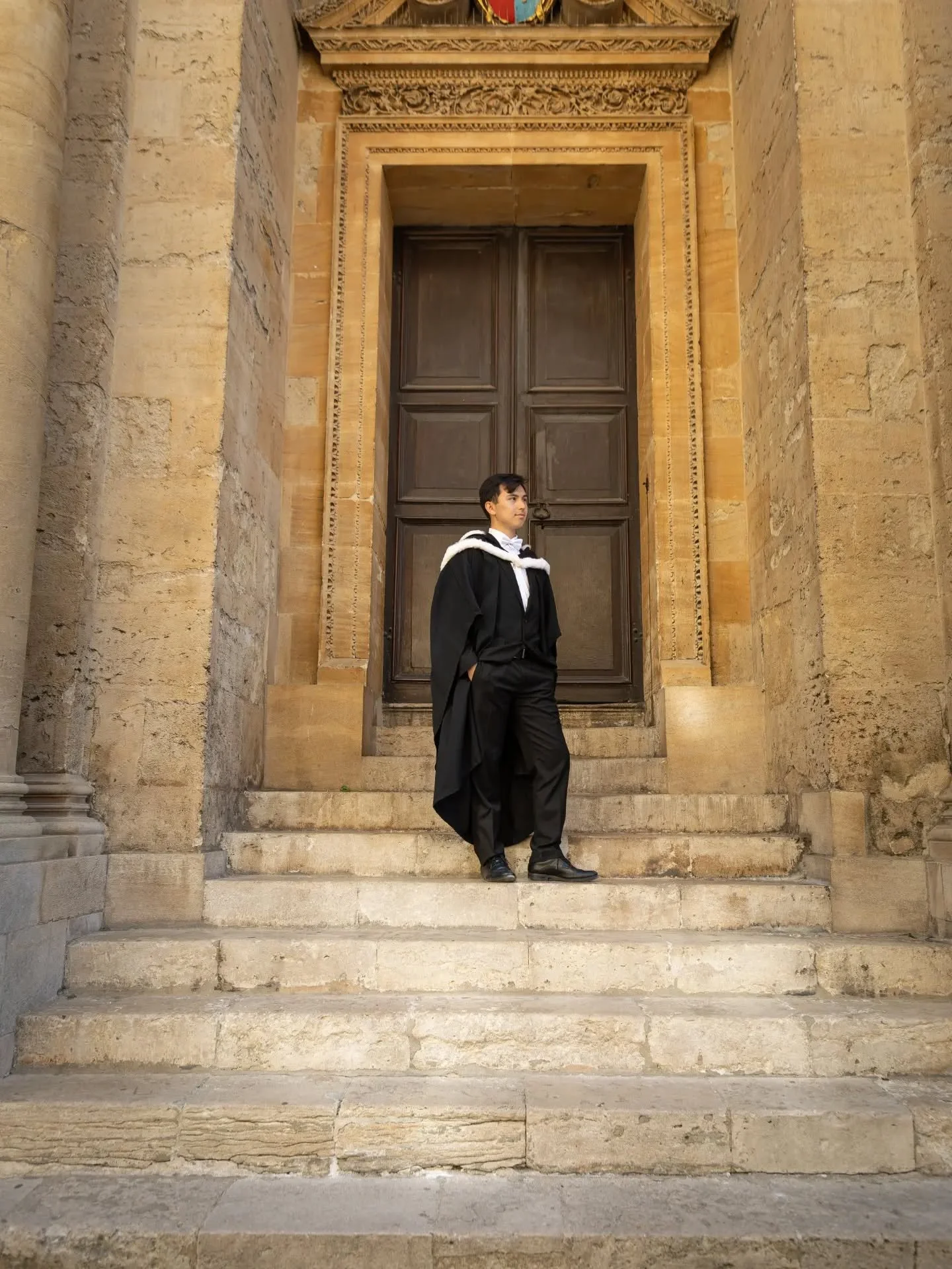 Graduations are incredibly special moments that celebrate years of hard work, dedication and focus. Therefore it was a very special moment for me when I was asked to help capture such an occasion in Oxford.

Making use of natural light and the stunni