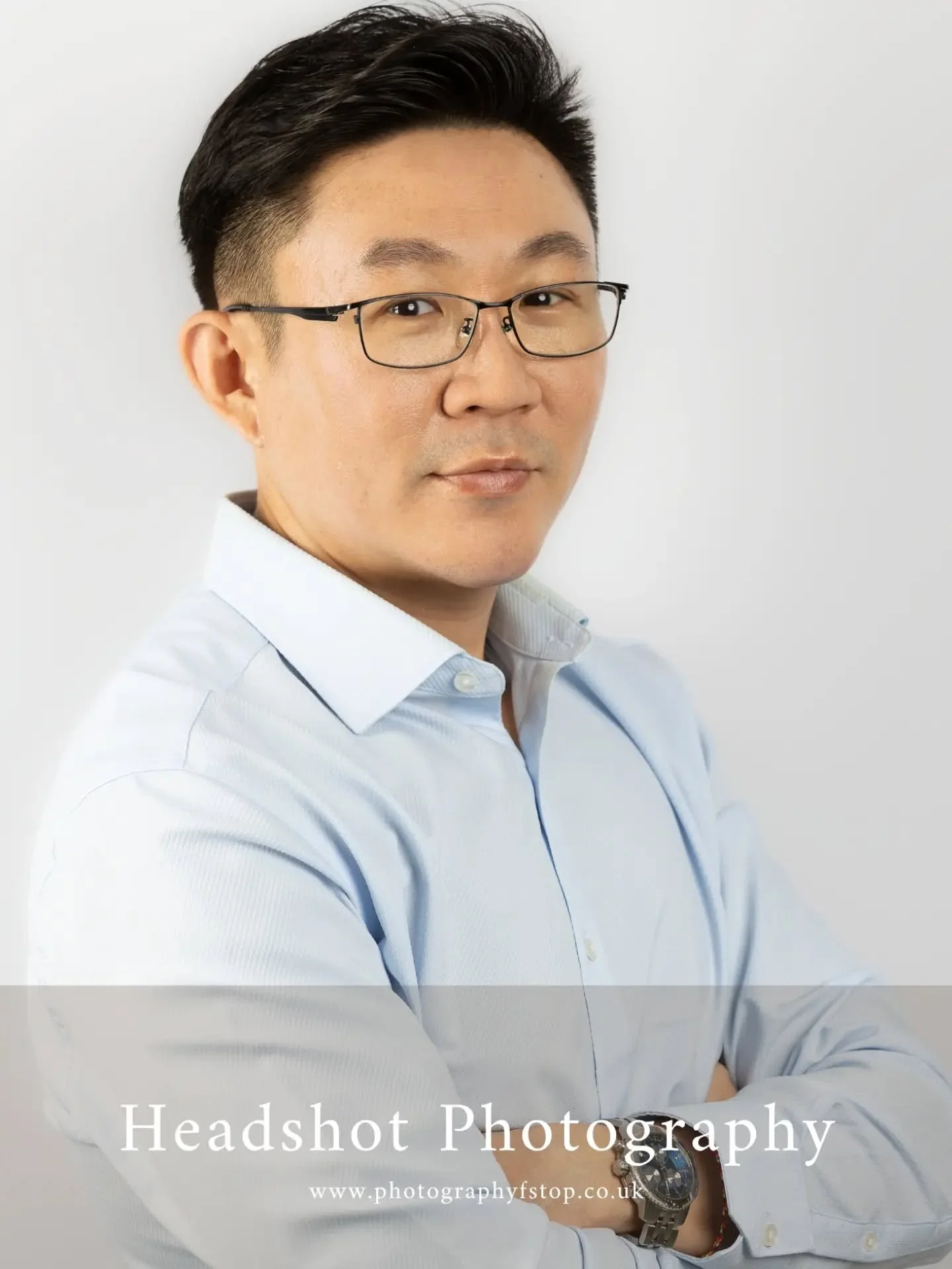 I cover a wide range of different headshot packages from LinkedIn ready profile shots, to actor and Spotlight ready images, through to sports and athlete portraits.

I operate a fully mobile studio with professional grade lighting and a wide choice o