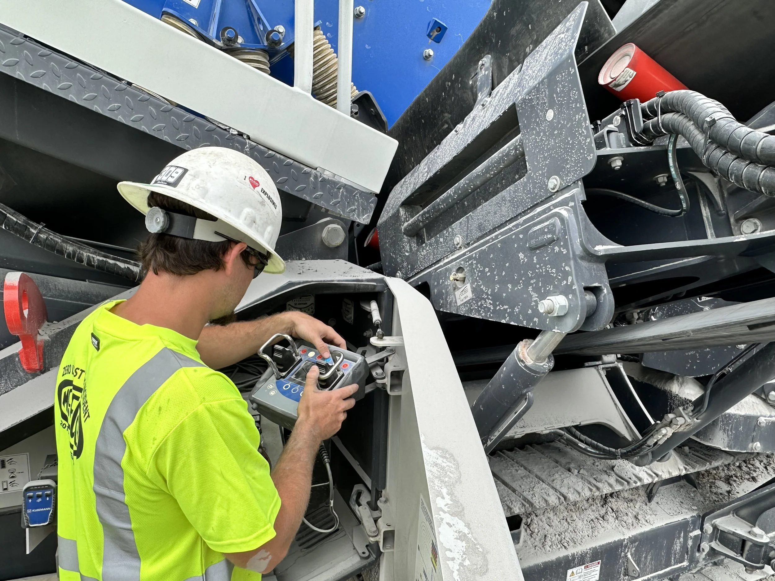 McGeorge Mobile rock crusher7.jpeg