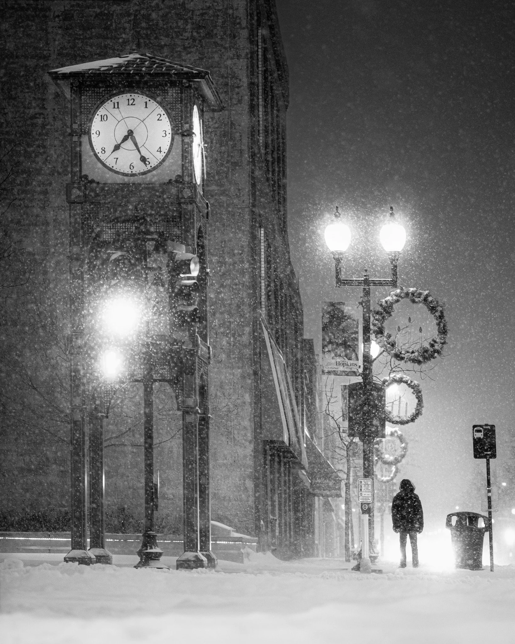 DSC08571 - Clock & Man.jpg