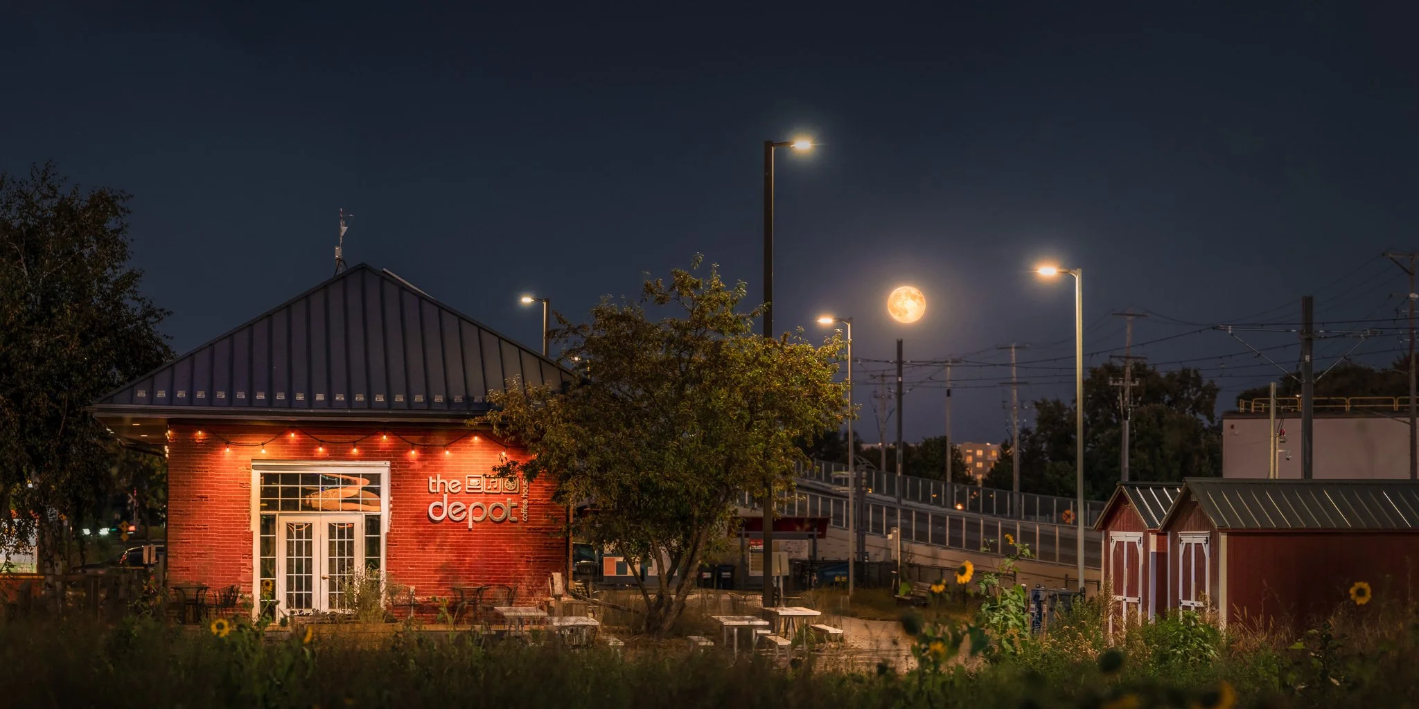 DSC00706-Depot Moon.jpg