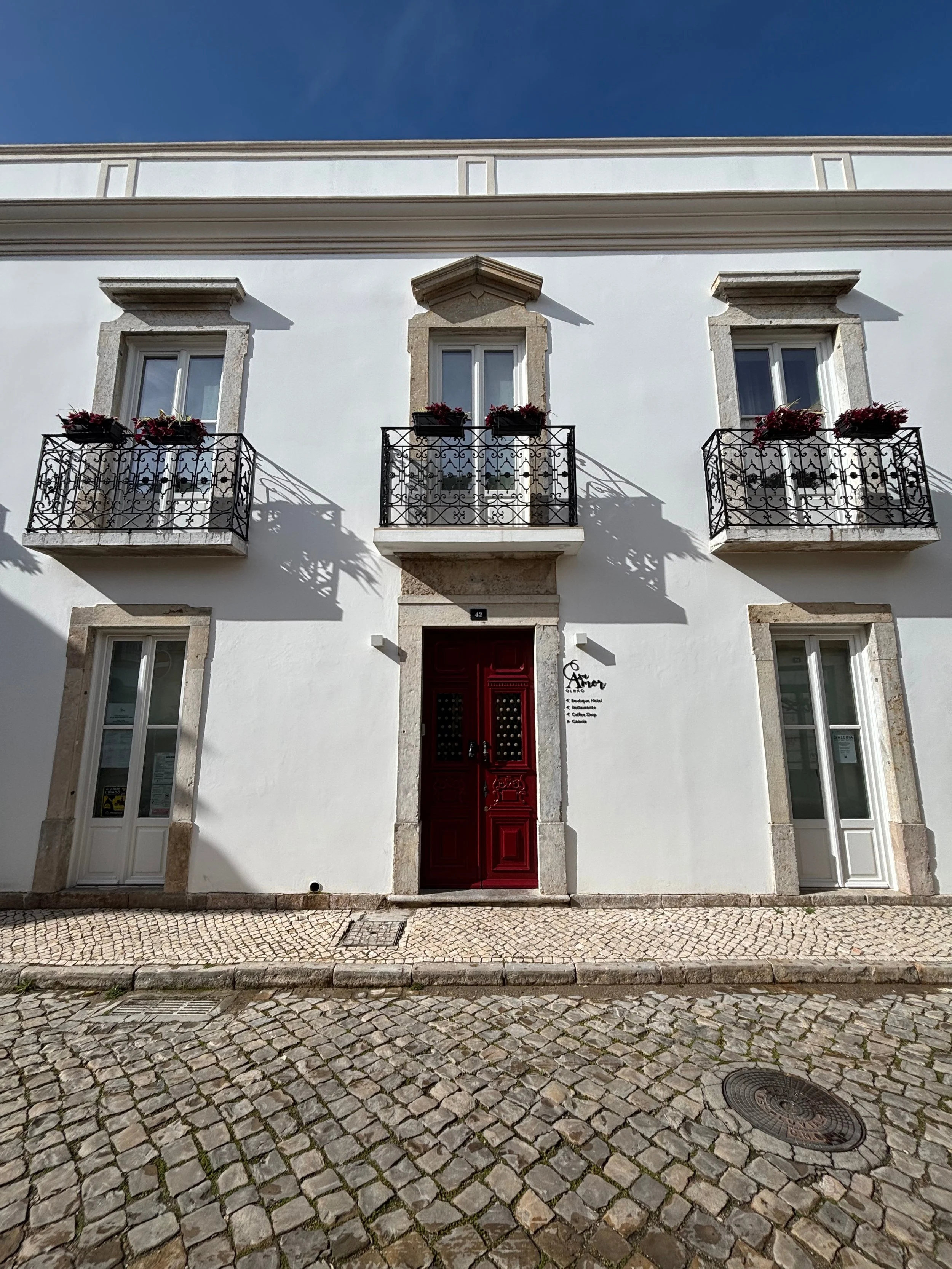 casa amor exterior.jpg