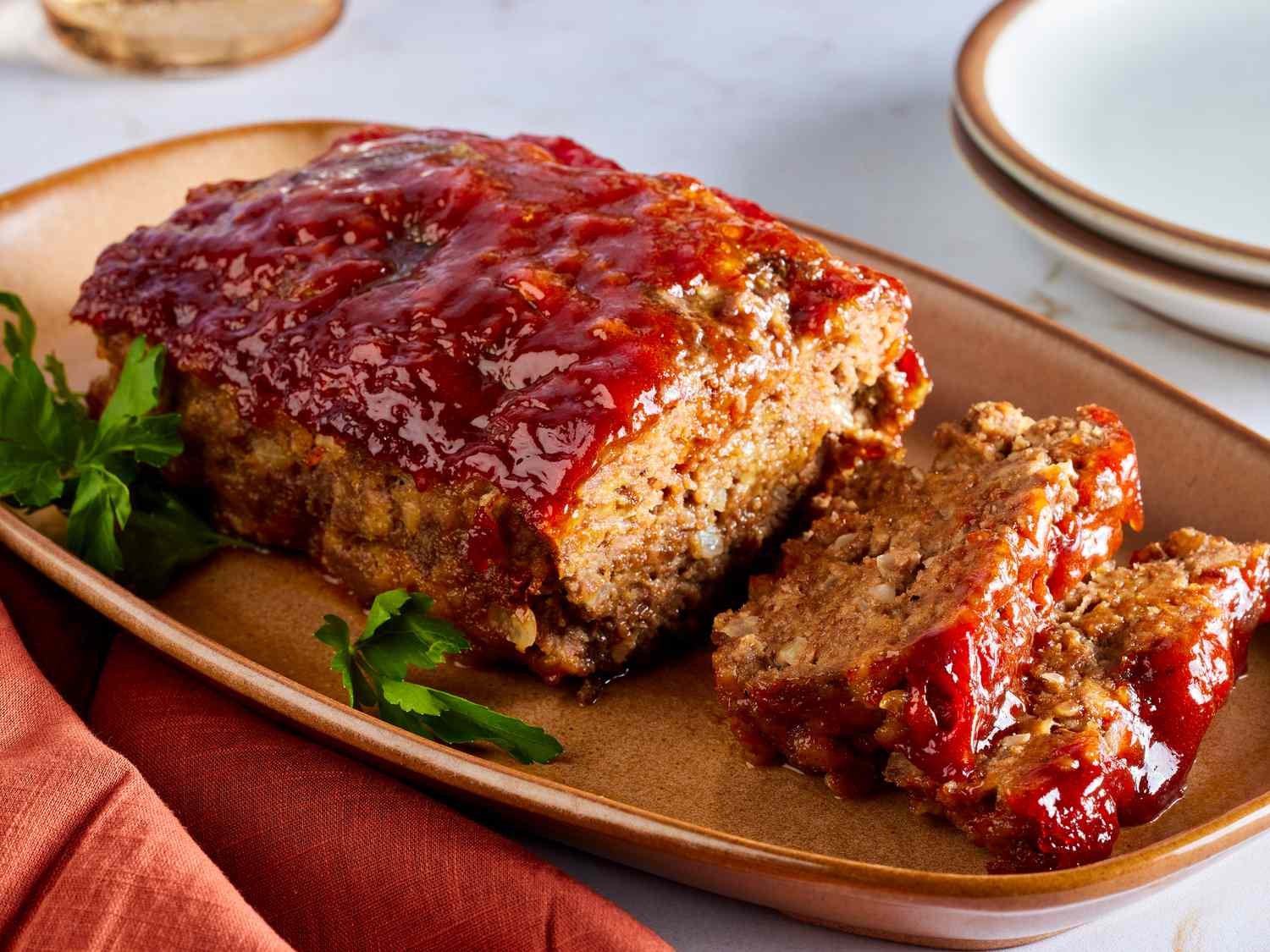 AR-238904-brown-sugar-meatloaf-with-ketchup-glaze-DDMFS-4x3-beauty-9d5e792996f14e6192ff2b90ebdf8838.jpg