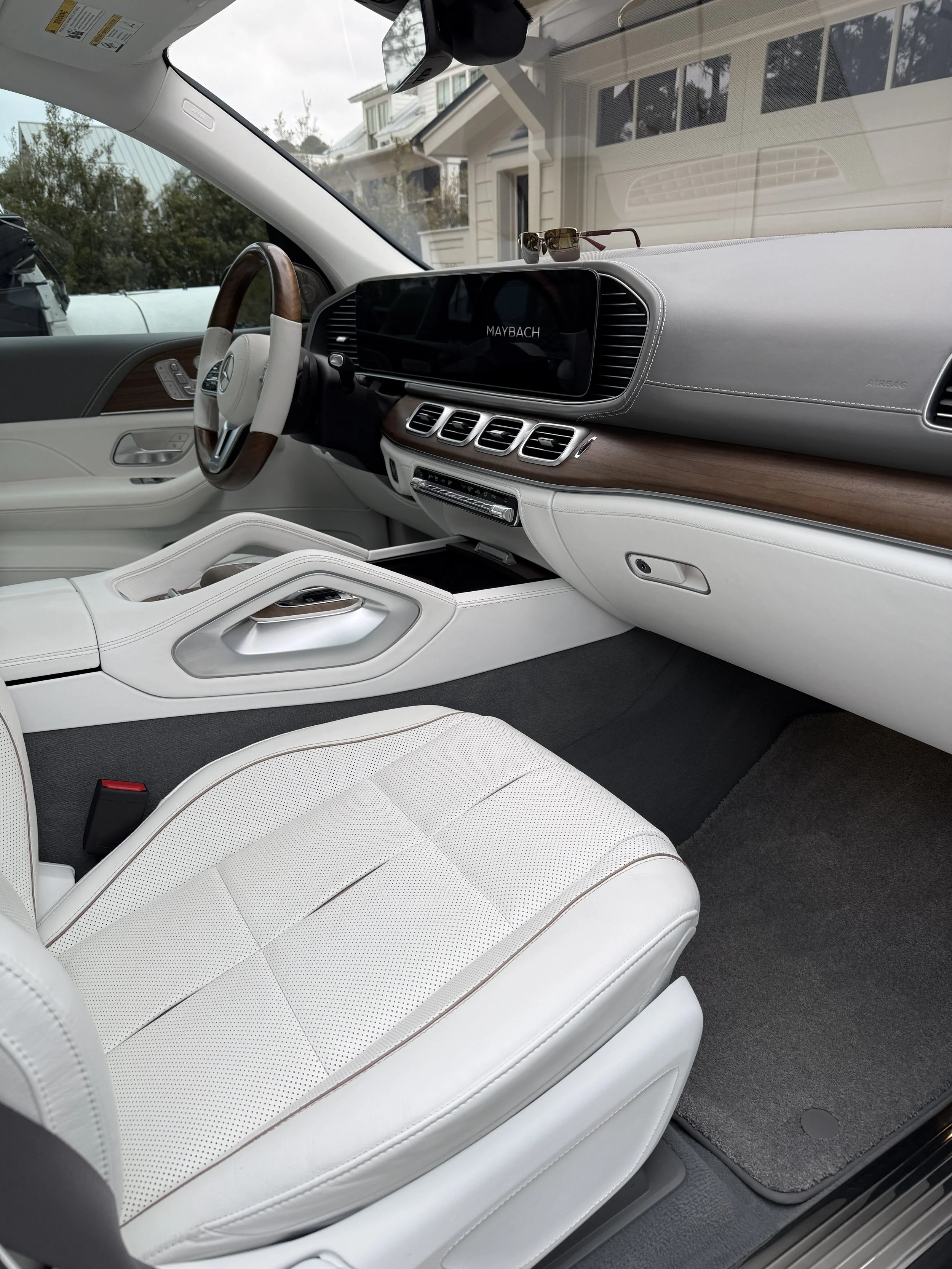 Benz GLS600 Mayback interior