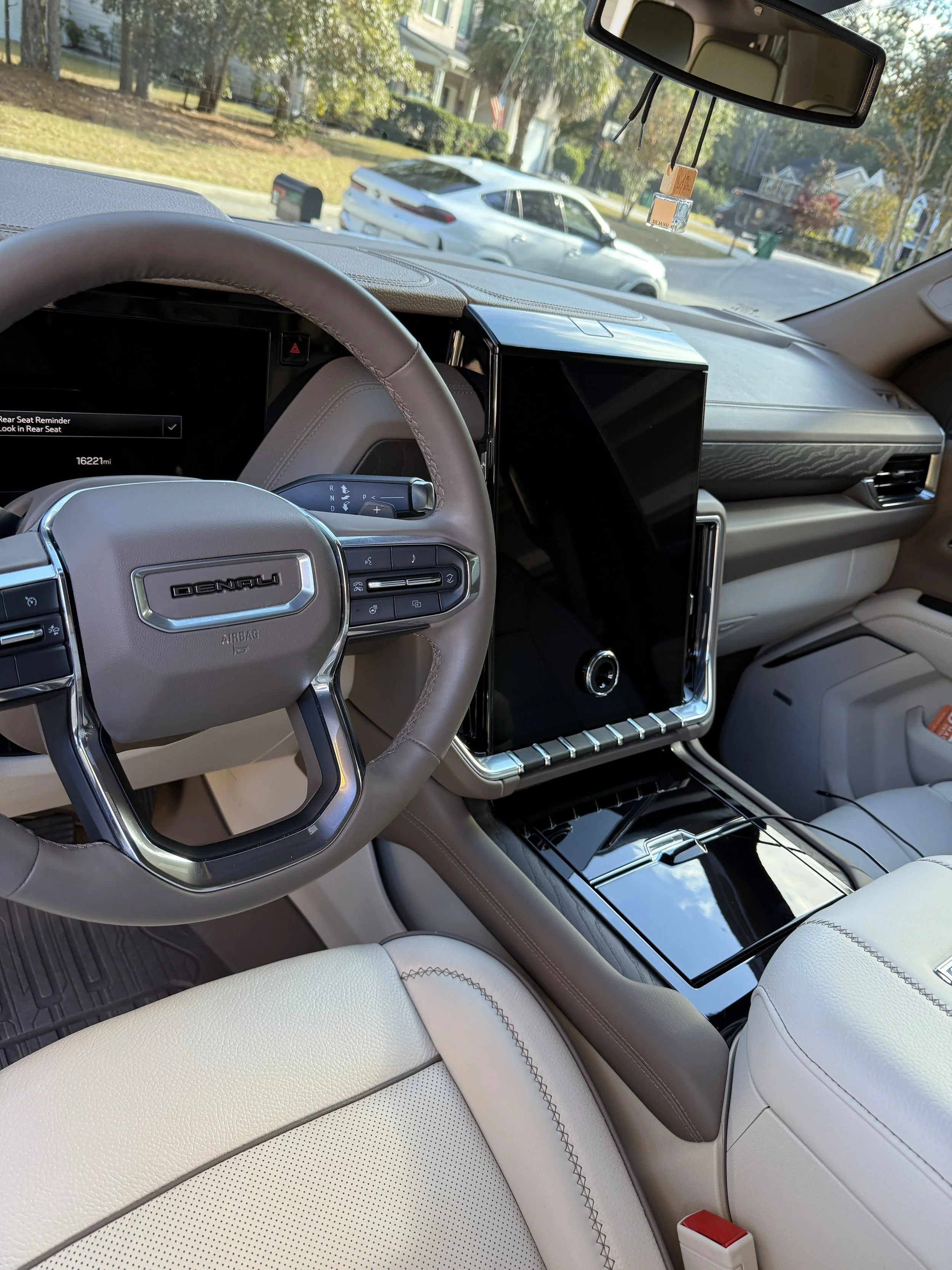 GMC Yukon Denali Interior