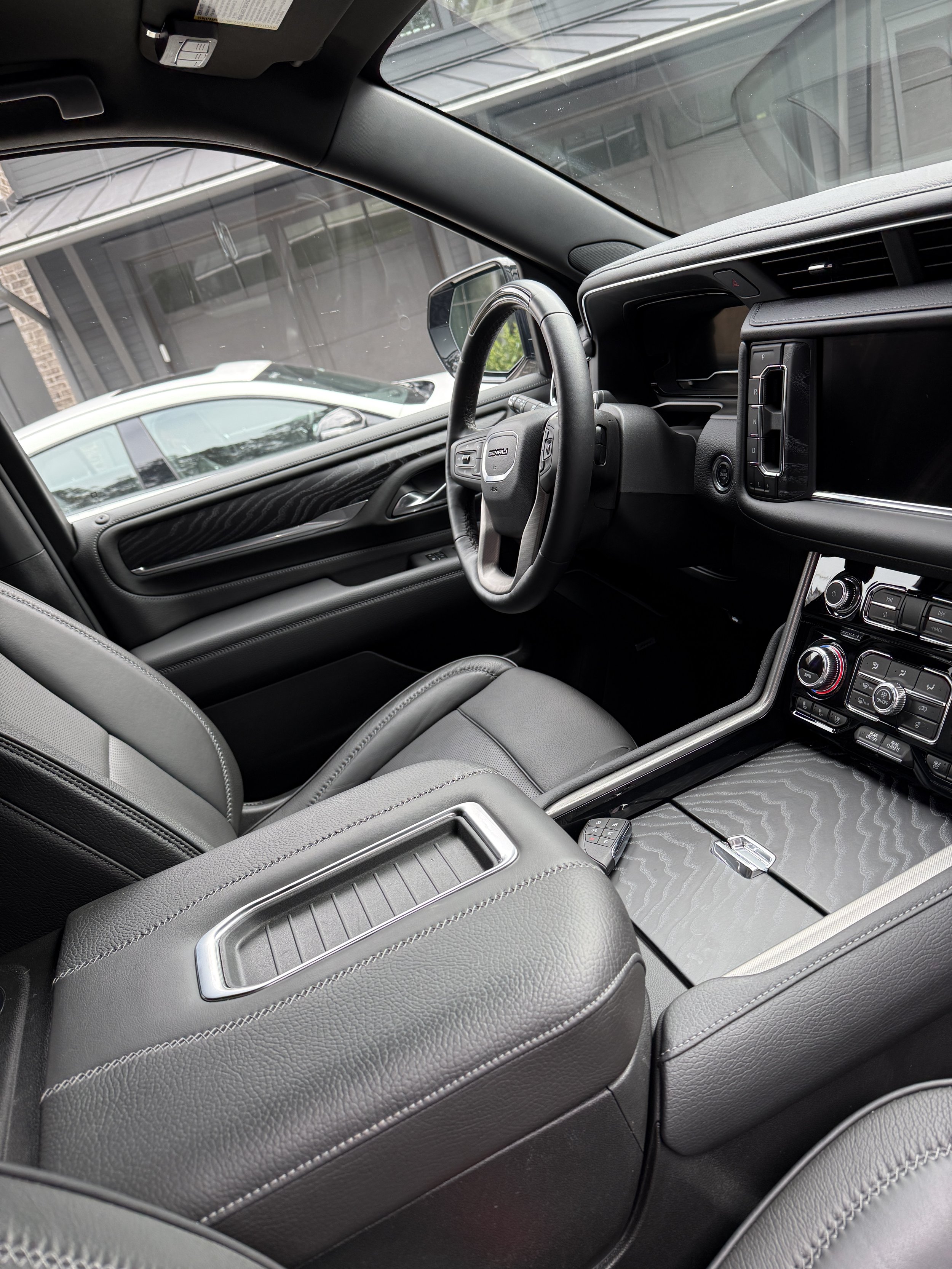 GMC Yukon Denali Interior