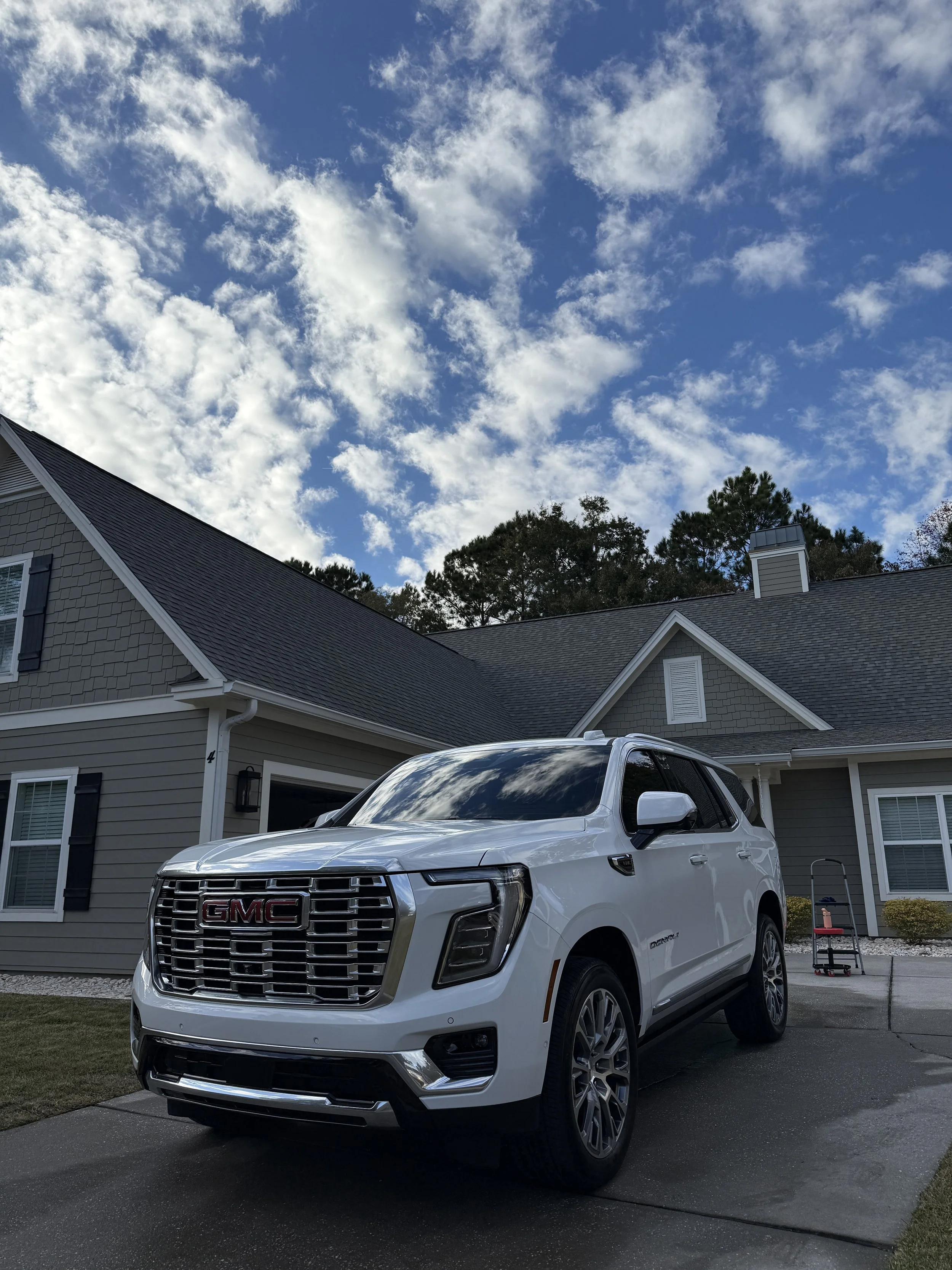 GMC Yukon Denai Exterior