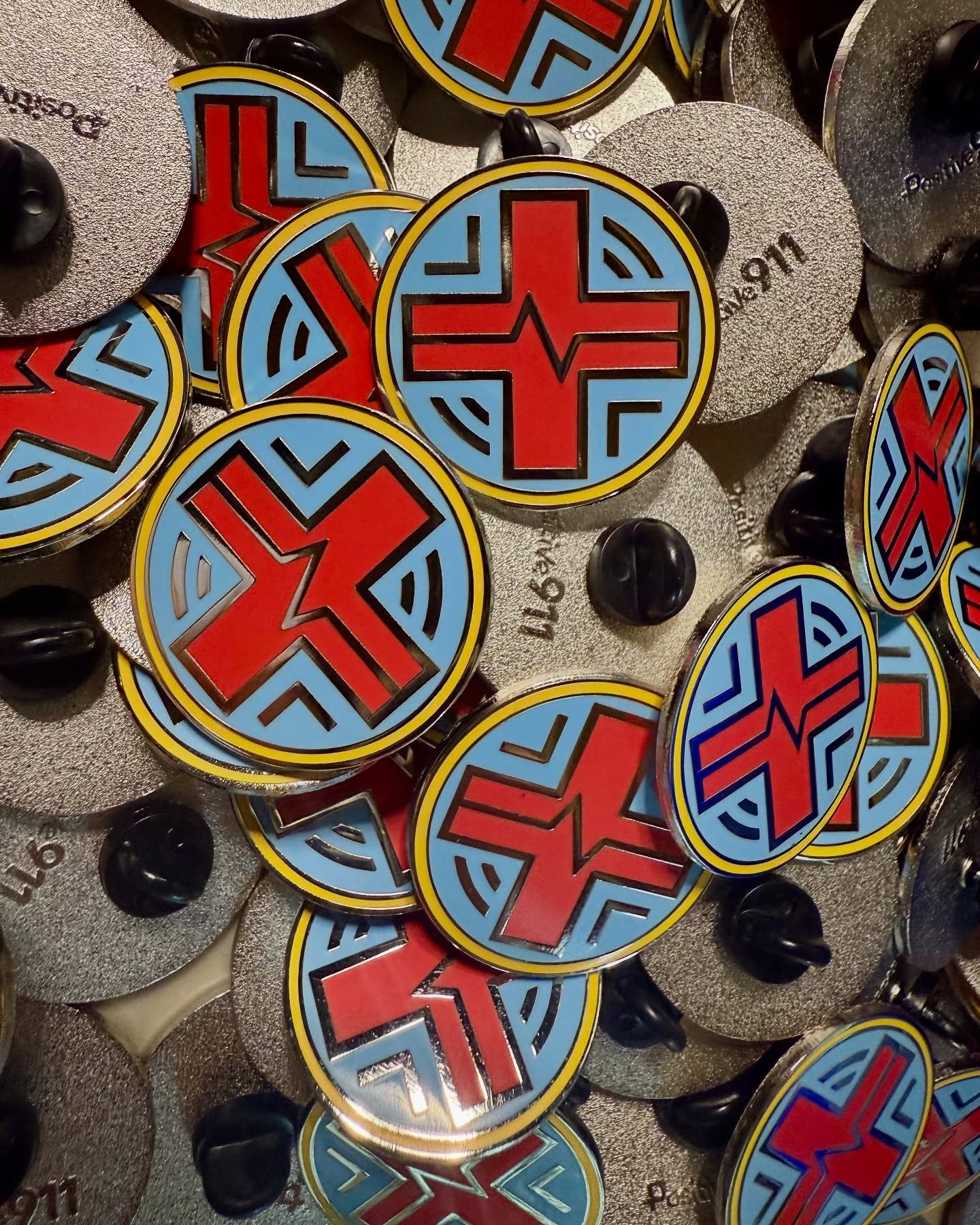 We’re busy fulfilling and packaging fresh orders today—and we couldn’t be more excited to get these meaningful recognition pins into your hands! 🙌
Let’s keep celebrating the heroes behind the headset—one pin at a time.