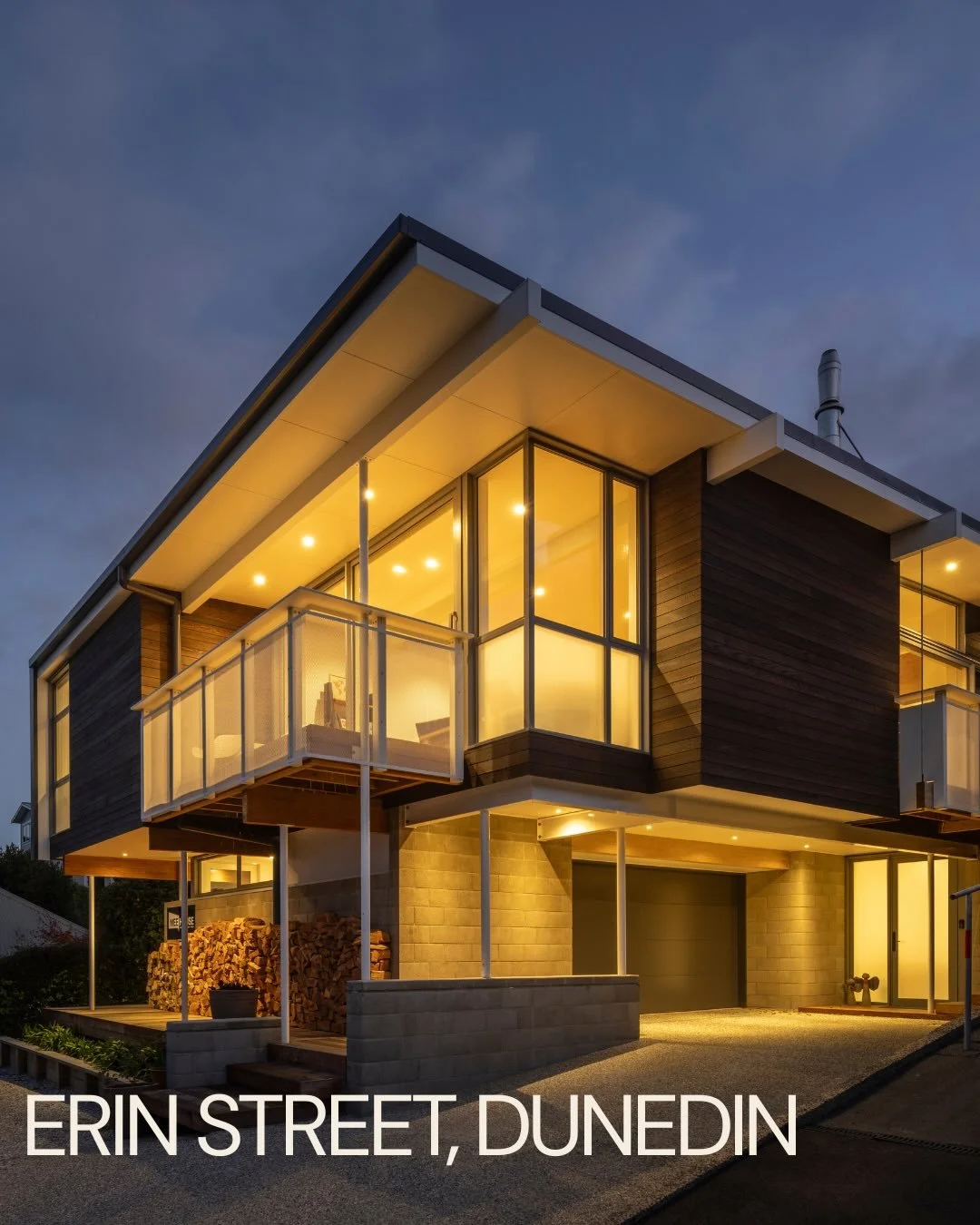 The Erin Street Residence! 💛

Some stunning new shots of this Dunedin residence. Thank you to @gwarmanphoto for capturing the gorgeous details of the Erin Street home overlooking the harbour and the city. 🌃✨

#moderndesign #nzarchitecture #nzdesign