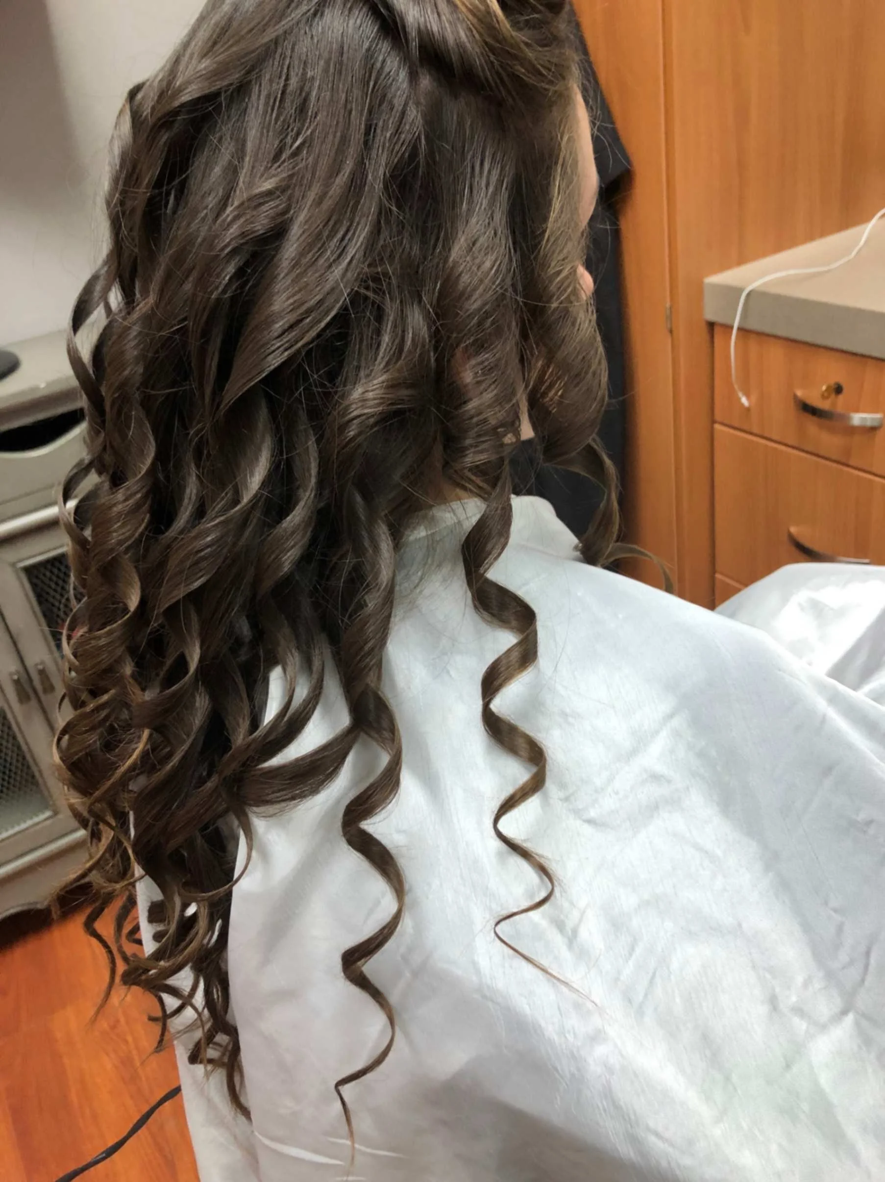 structured-wand-curls-prom-hairstyle-the-hair-mansion.jpeg THM.jpeg