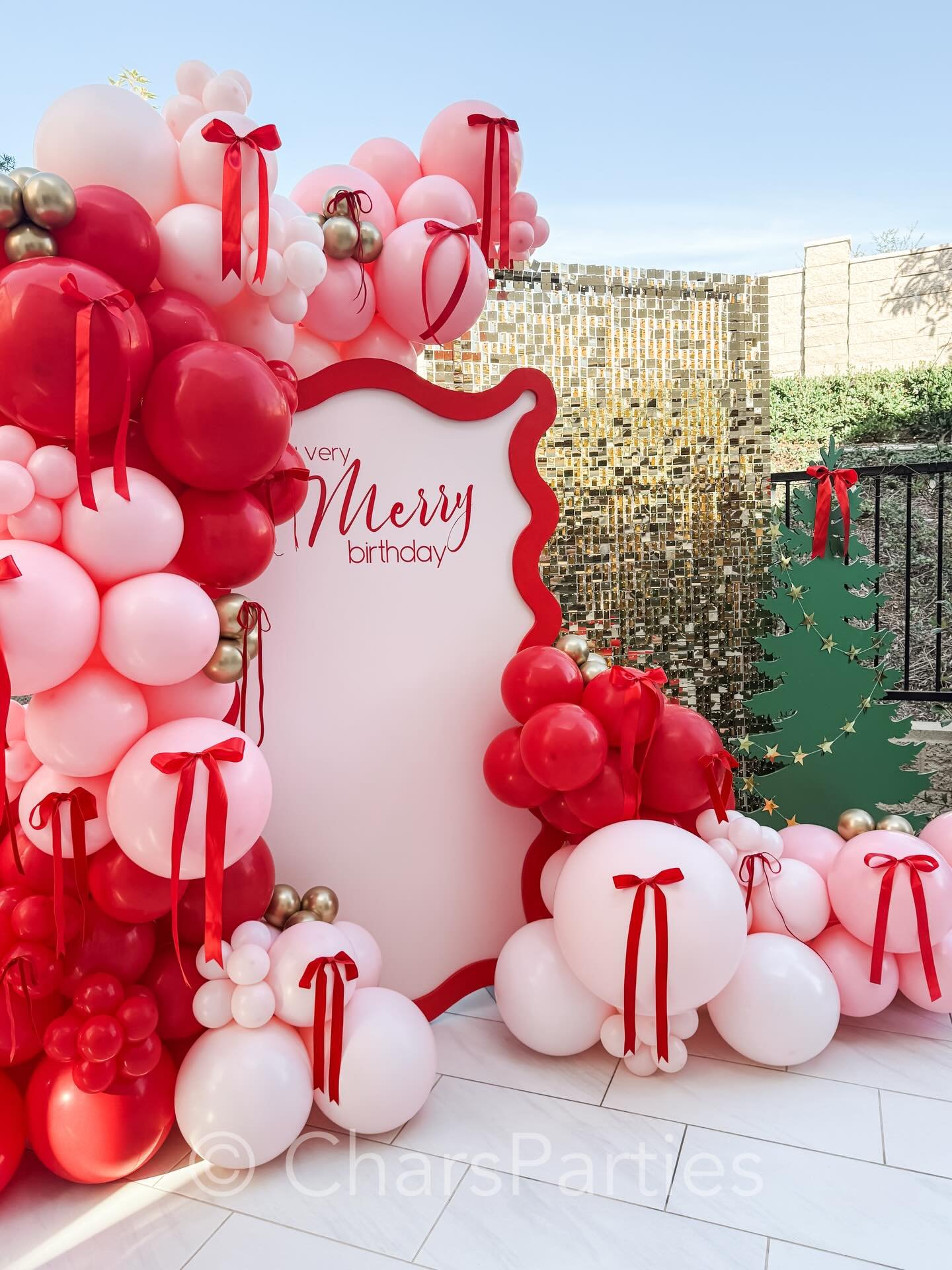✨🎁 A Very Merry Birthday 🎁✨
Get ready for a birthday bash like no other! Bright pink and red hues, bows, balloons, and flowers are setting the stage for a sweet surprise party for a very lucky girl!
.
.
Design, rentals and balloons styling @charspa