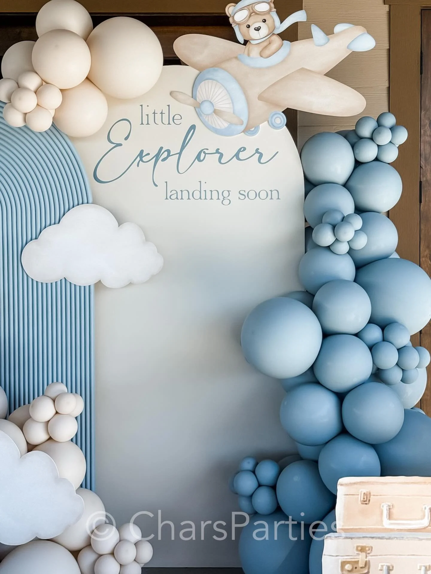 A Little Explorer is Landing Soon! ✈️
.

Design, rentals, and balloon styling @charsparties 
Installation @likehelenoftroy 🙌🏼
.
#babyshower #littleexplorer #babyshowerinspo #charsparties #ocballoonstylist