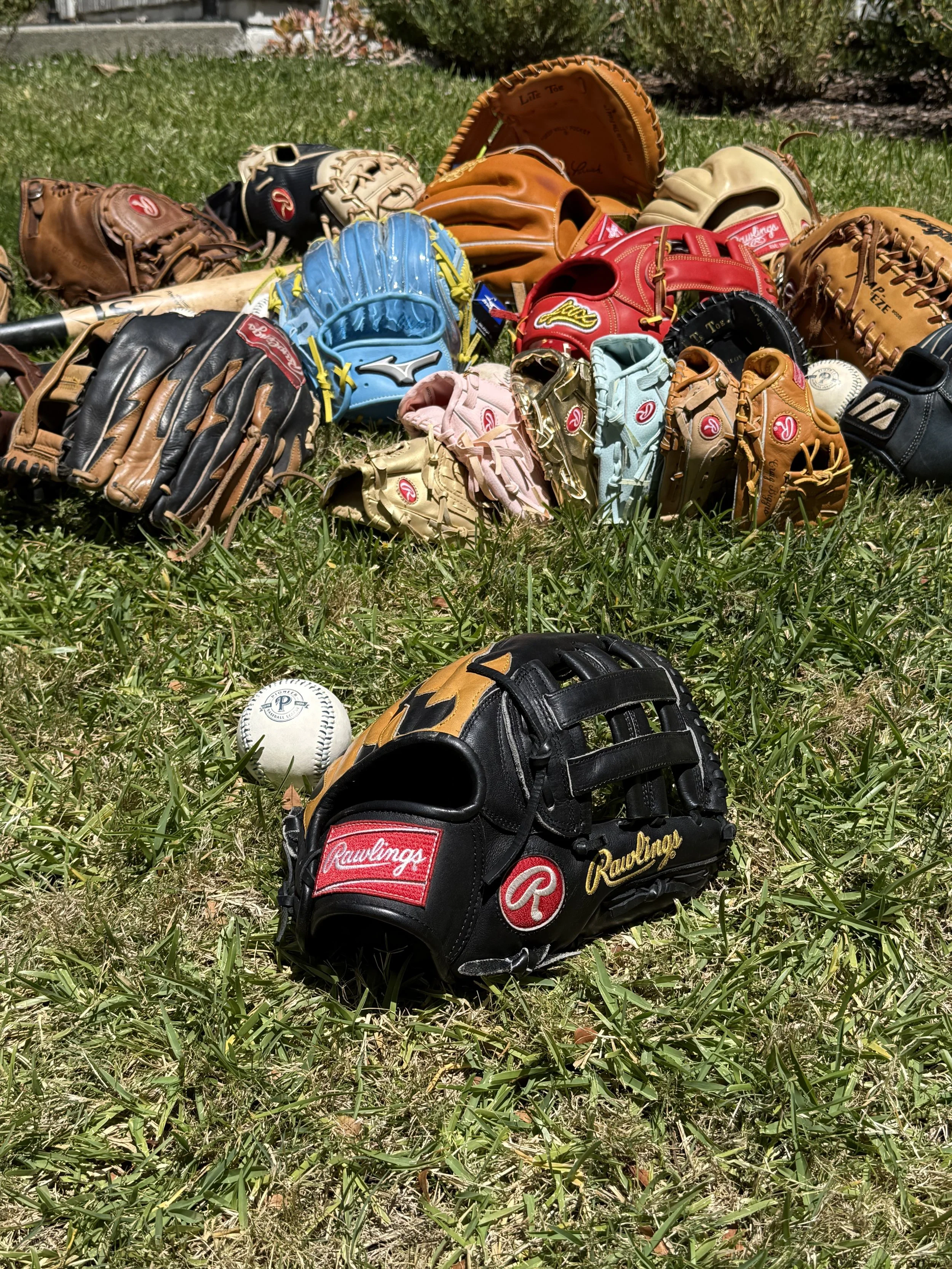 Glove of the Series: Ken Caminiti Player Model