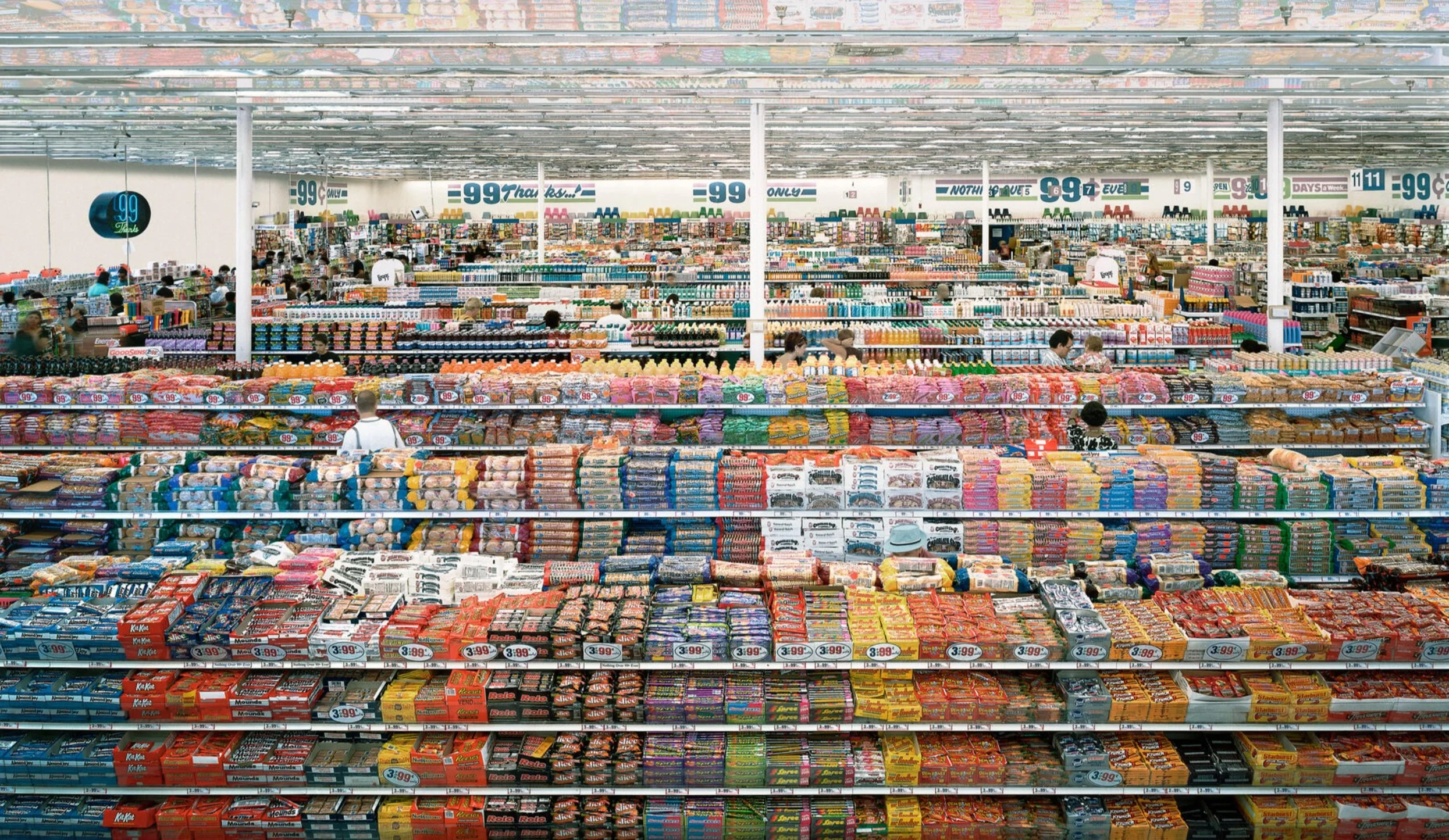 99 Cent (1999) - Andreas Gursky