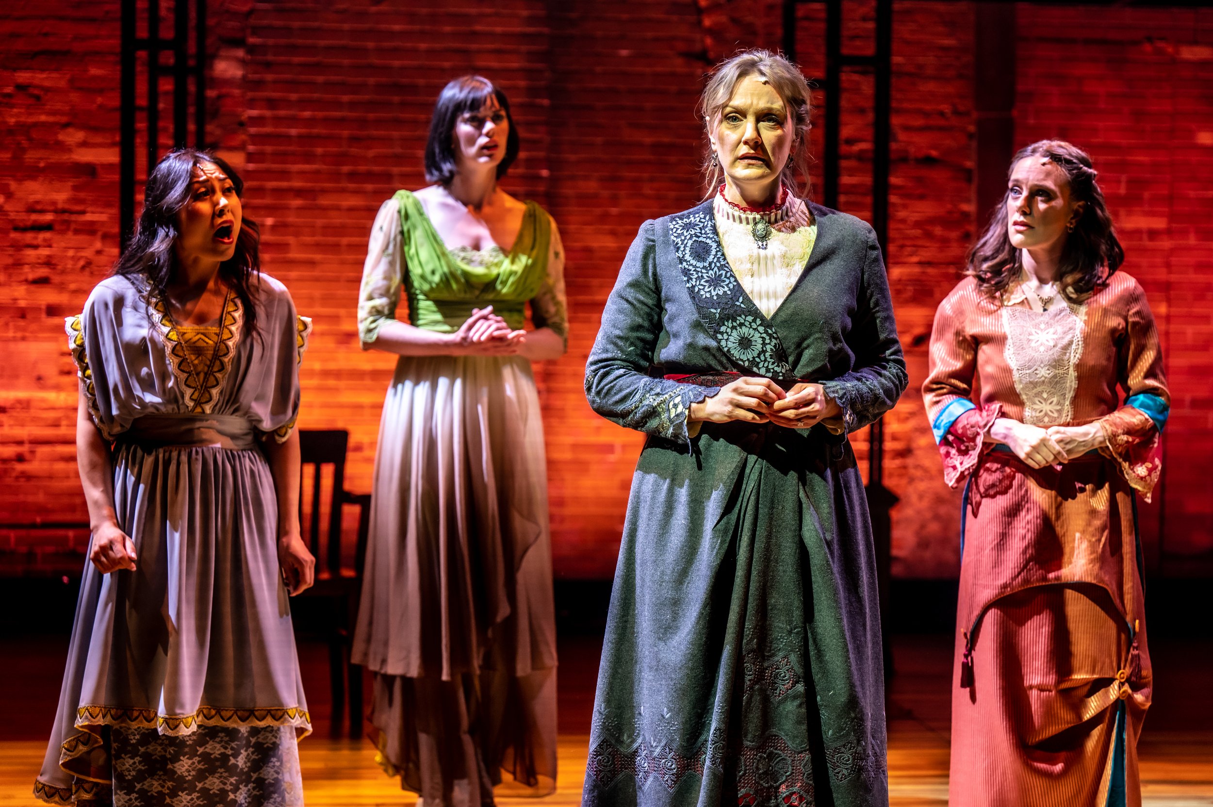 Kelly v. Kelly at Musical Stage Co. Photo by Dahlia Katz