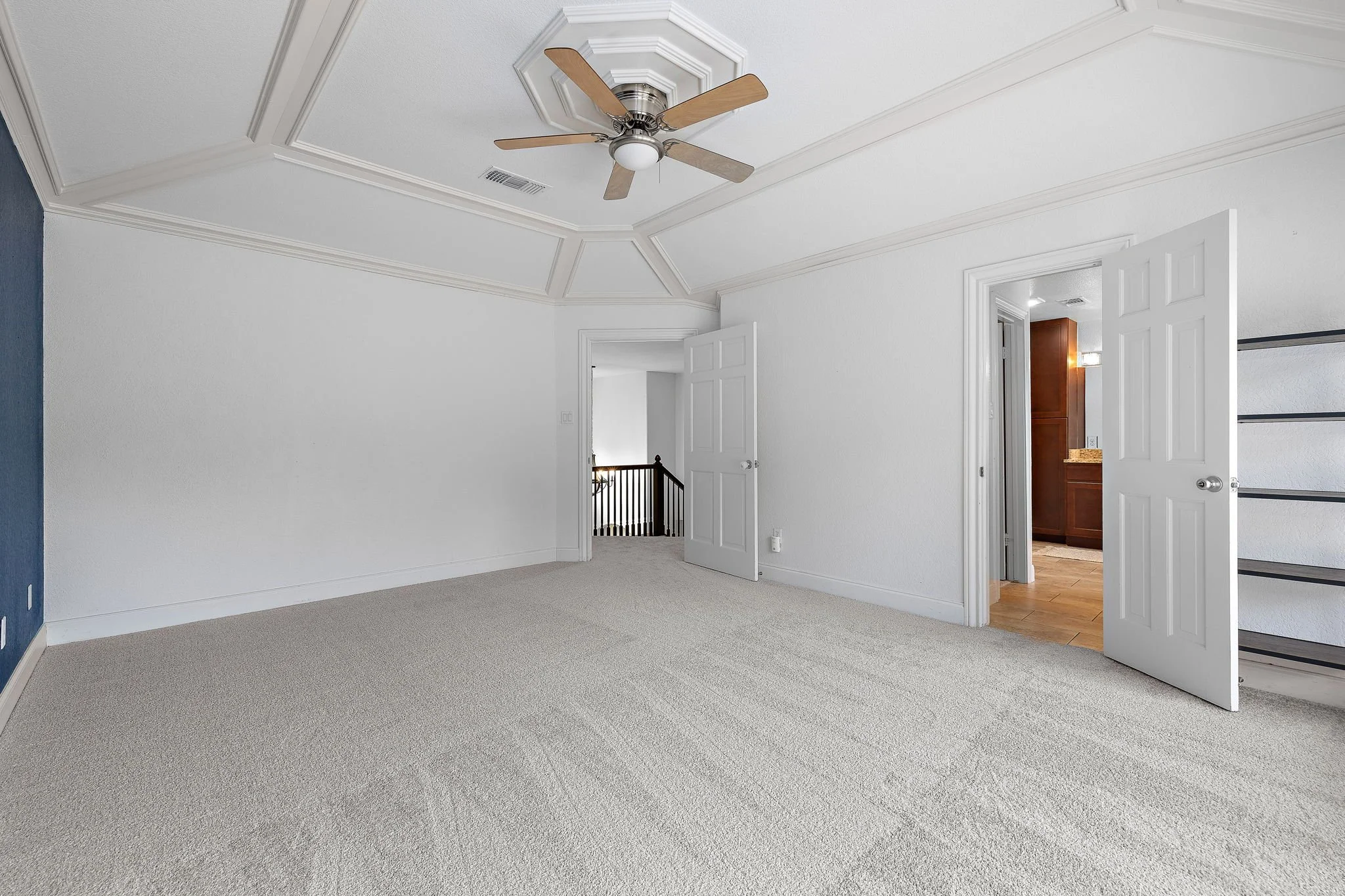 30-web-or-mls-10 Oak View KCP 060826 - 32.jpg