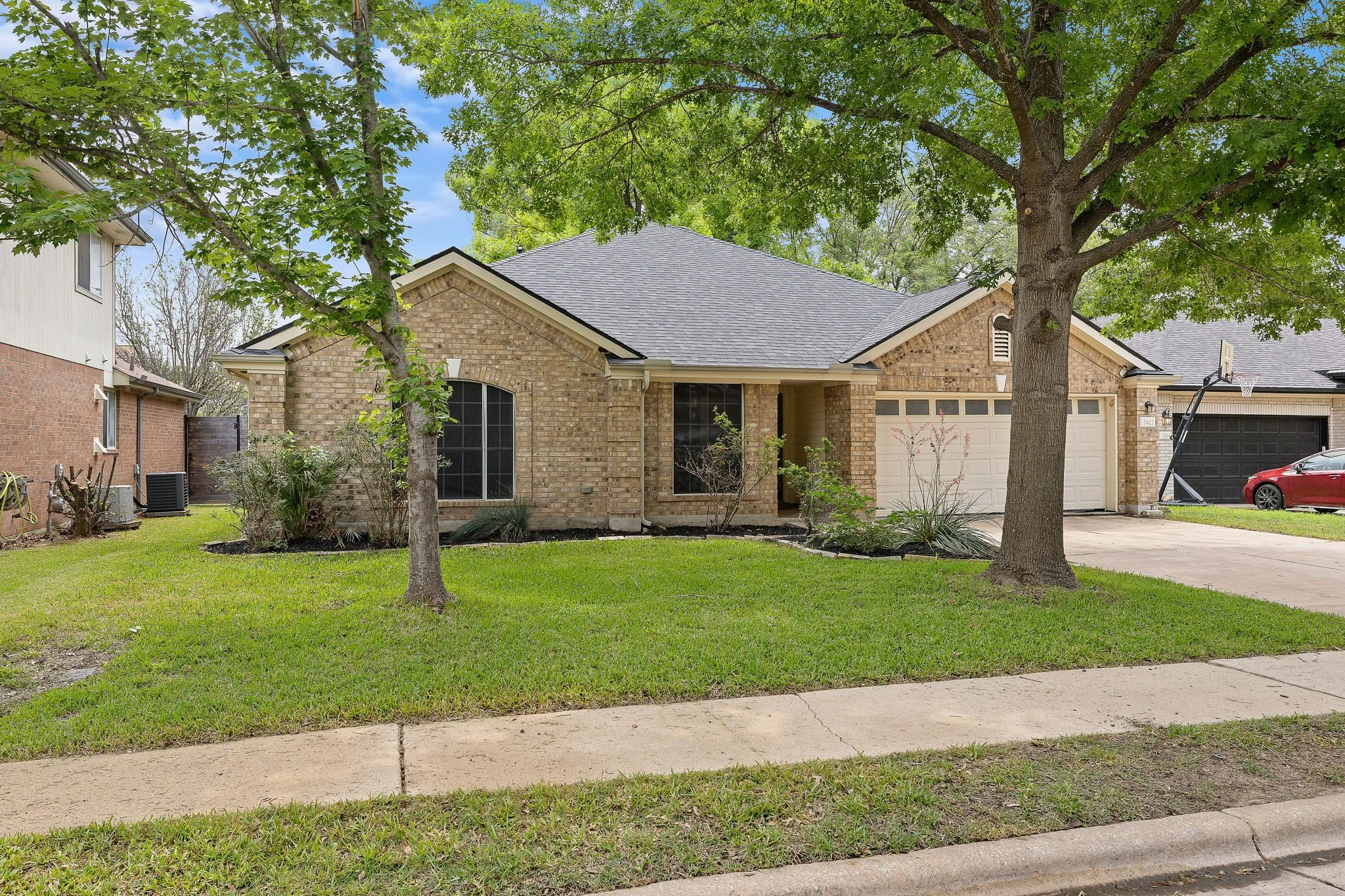 3-web-or-mls-2422 Agarita Trail KCP 042926 - 38.jpg