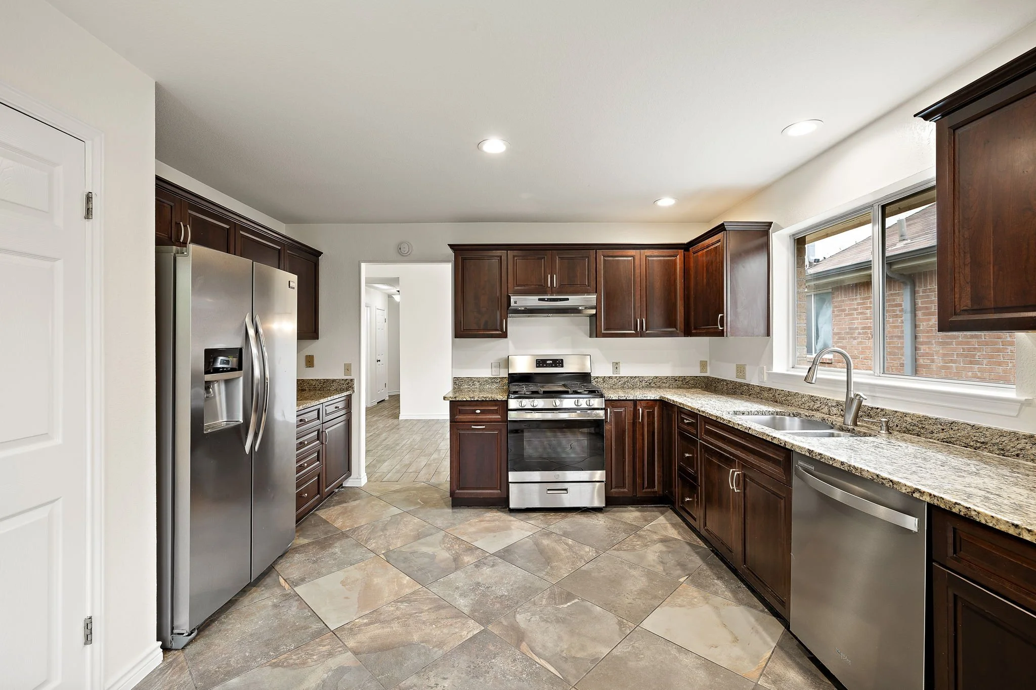 11-web-or-mls-2422 Agarita Trail KCP 042926 - 157.jpg