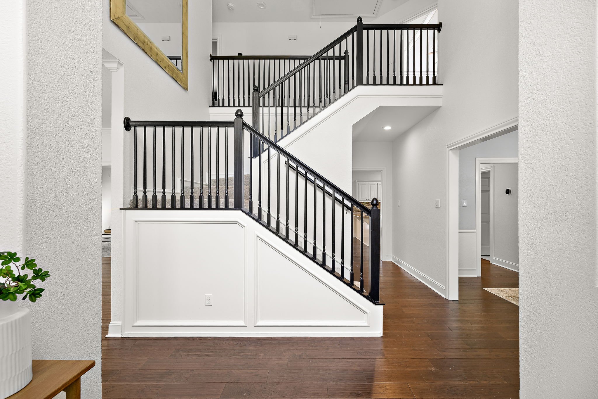 7-web-or-mls-10 Oak View KCP 060826 - 175.jpg