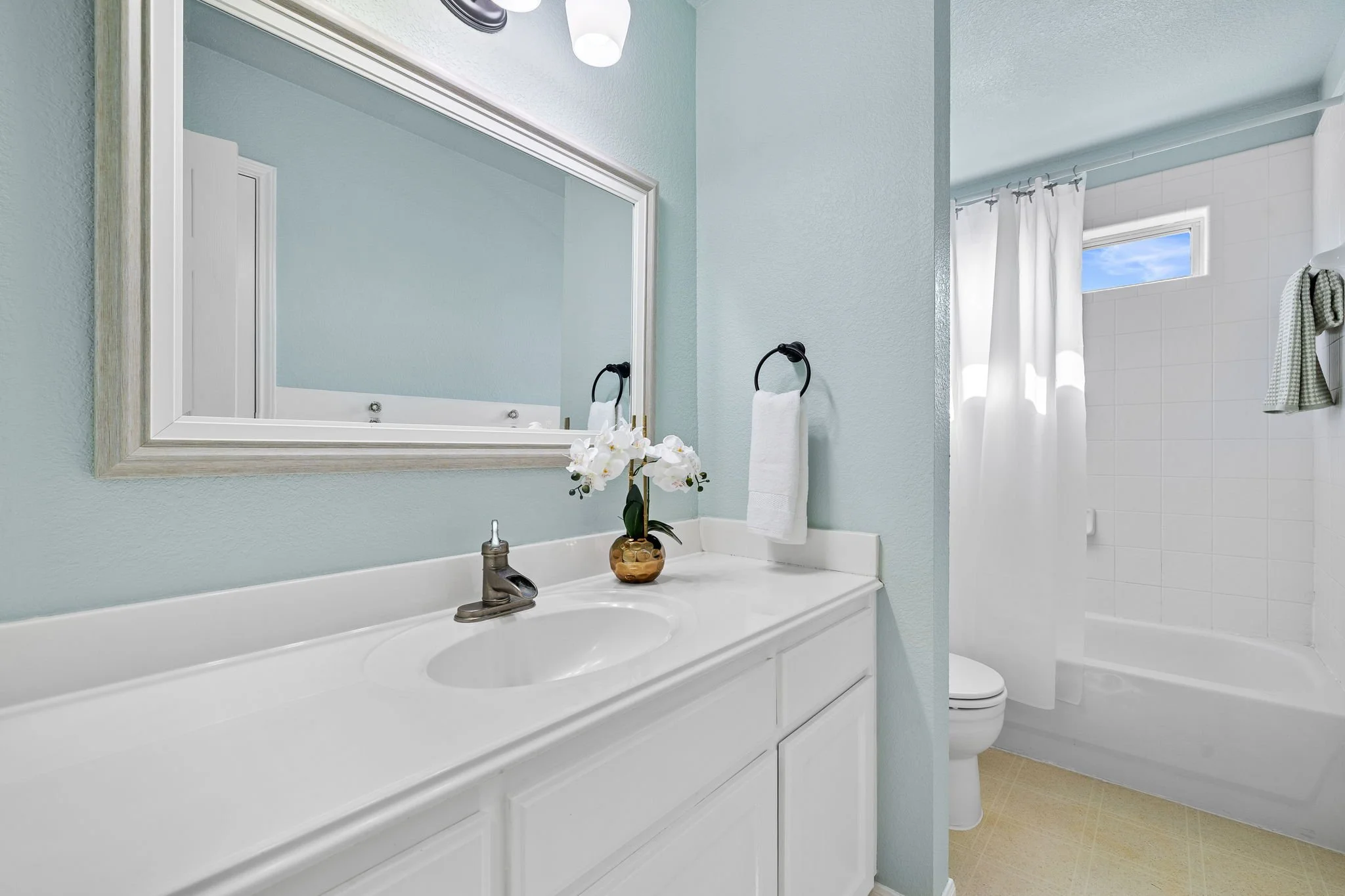 25-web-or-mls-200 Blanco Dr KCP 090325 - 16.jpg