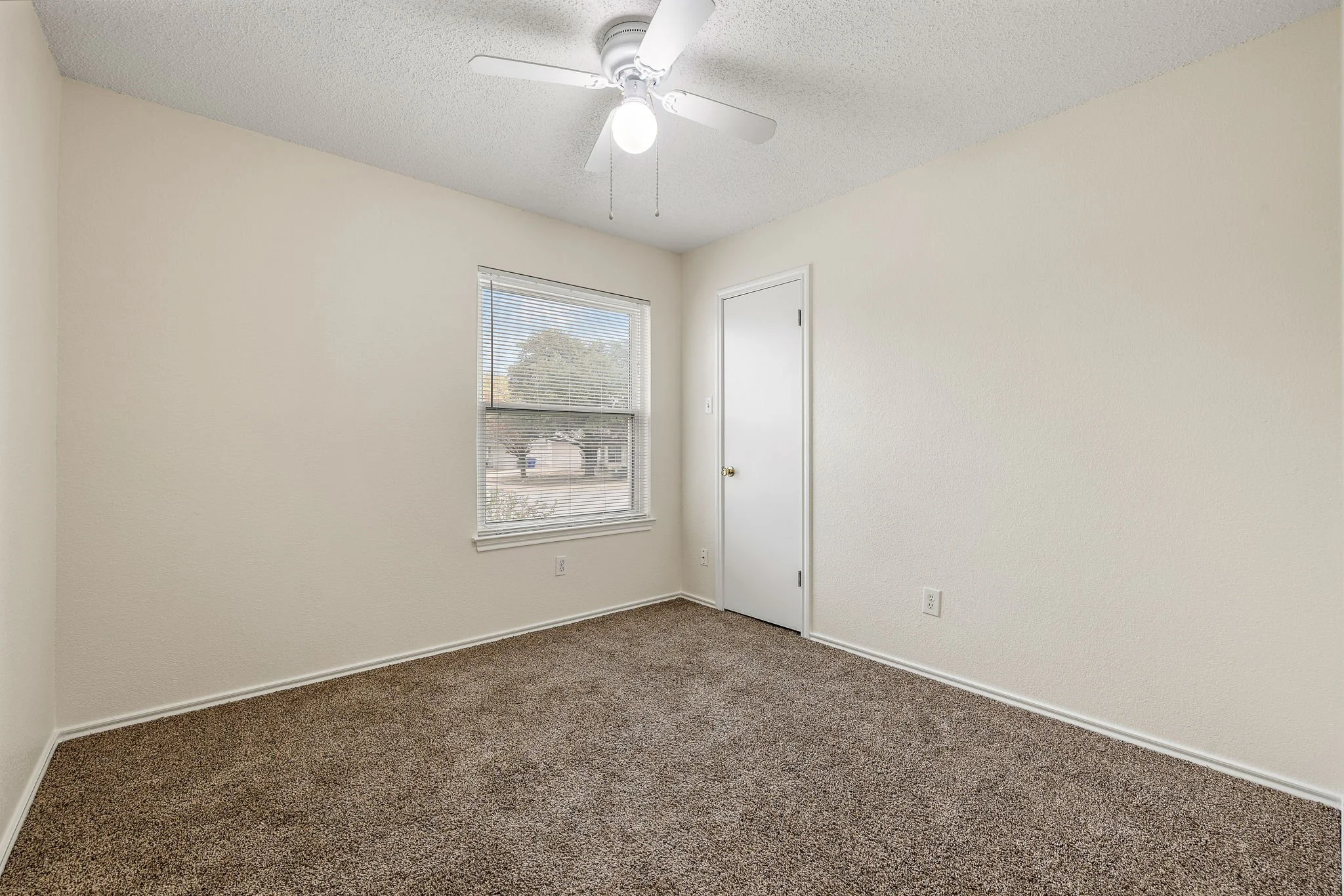18-web-or-mls-2202 Clayton Way KCP 121625 - 1.jpg