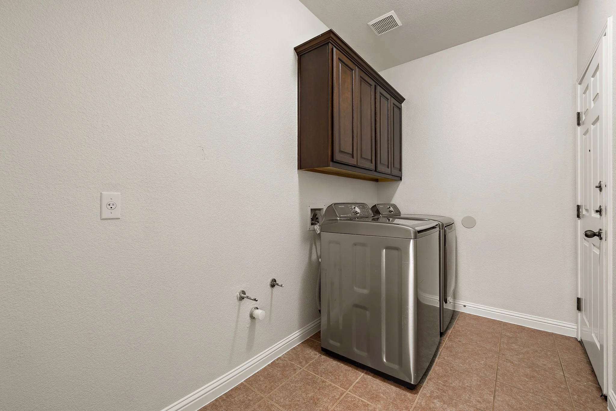 28-web-or-mls-1115 Canyon Maple Rd KCP 060326 - 8.jpg