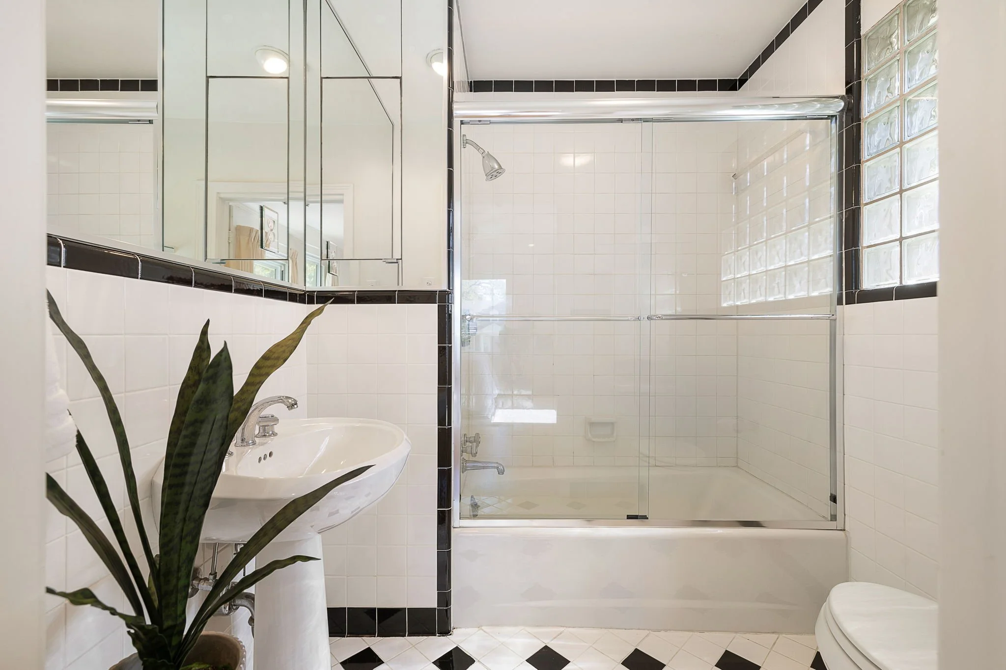 26-web-or-mls-1614 Preston Ave KCP 040626 - 15.jpg